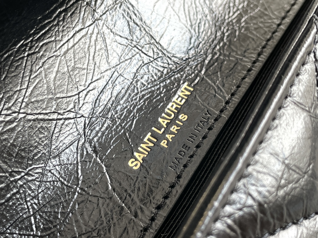 Bagsaaa Y51 College mini chain bag in shiny crackled leather 779430 black - 20 x 13 x 3 CM