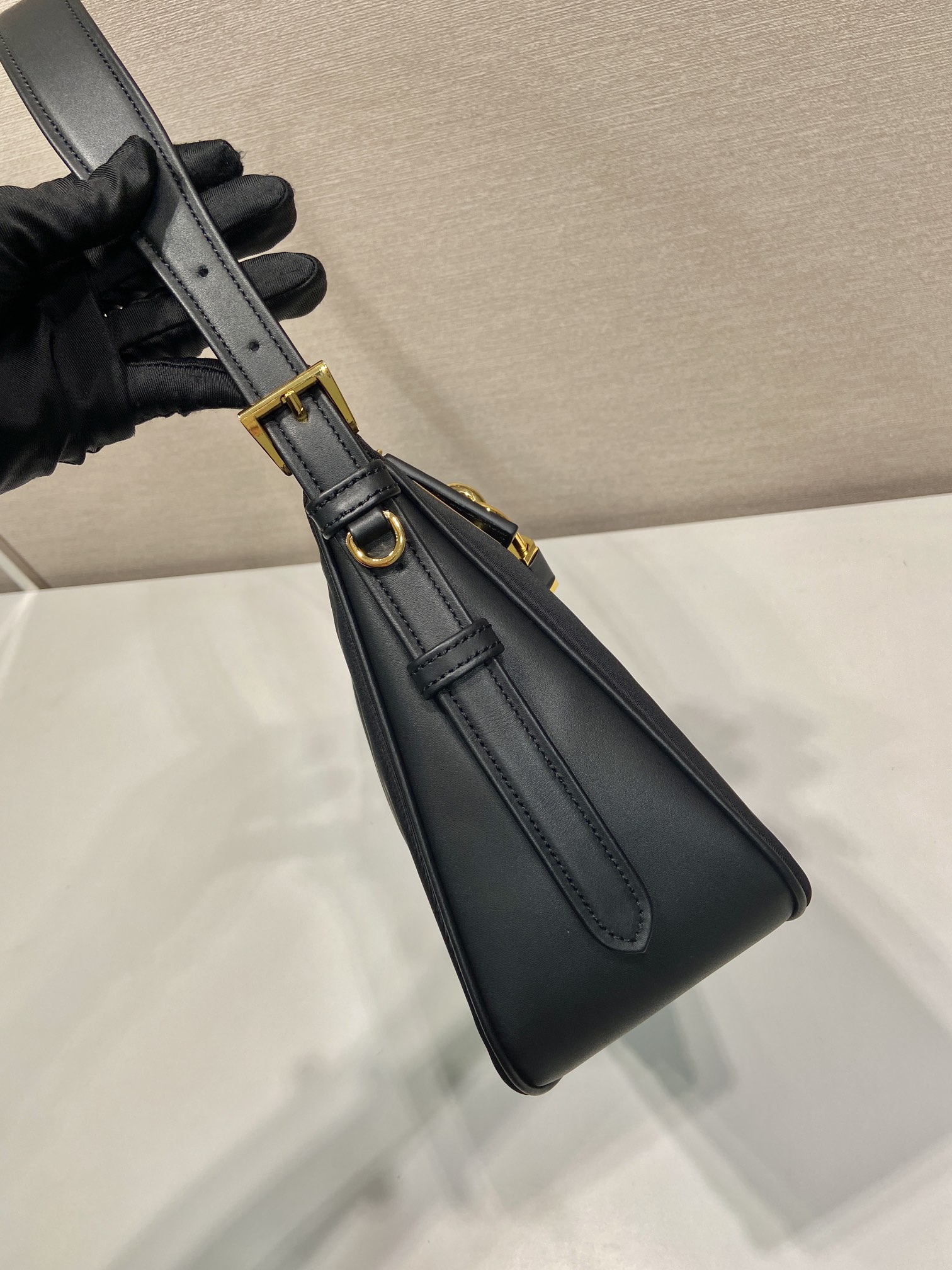 Bagsaaa Pra*a Aimée large Re-Nylon and leather shoulder bag with padlock 1BC232 black - 34cm