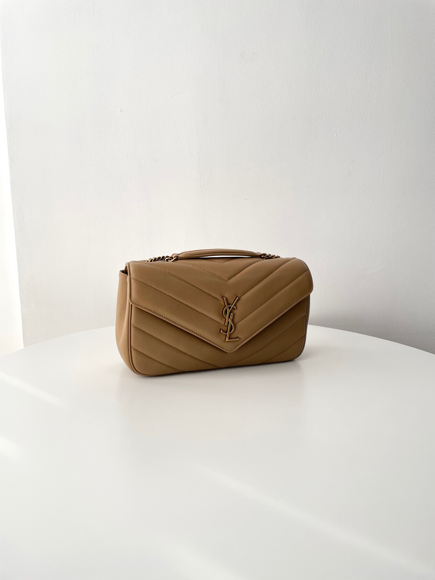 Bagsaaa Y51 Loulou Medium In Matelassé Lambskin 801439 Beige - 29 x 17 x 8 CM