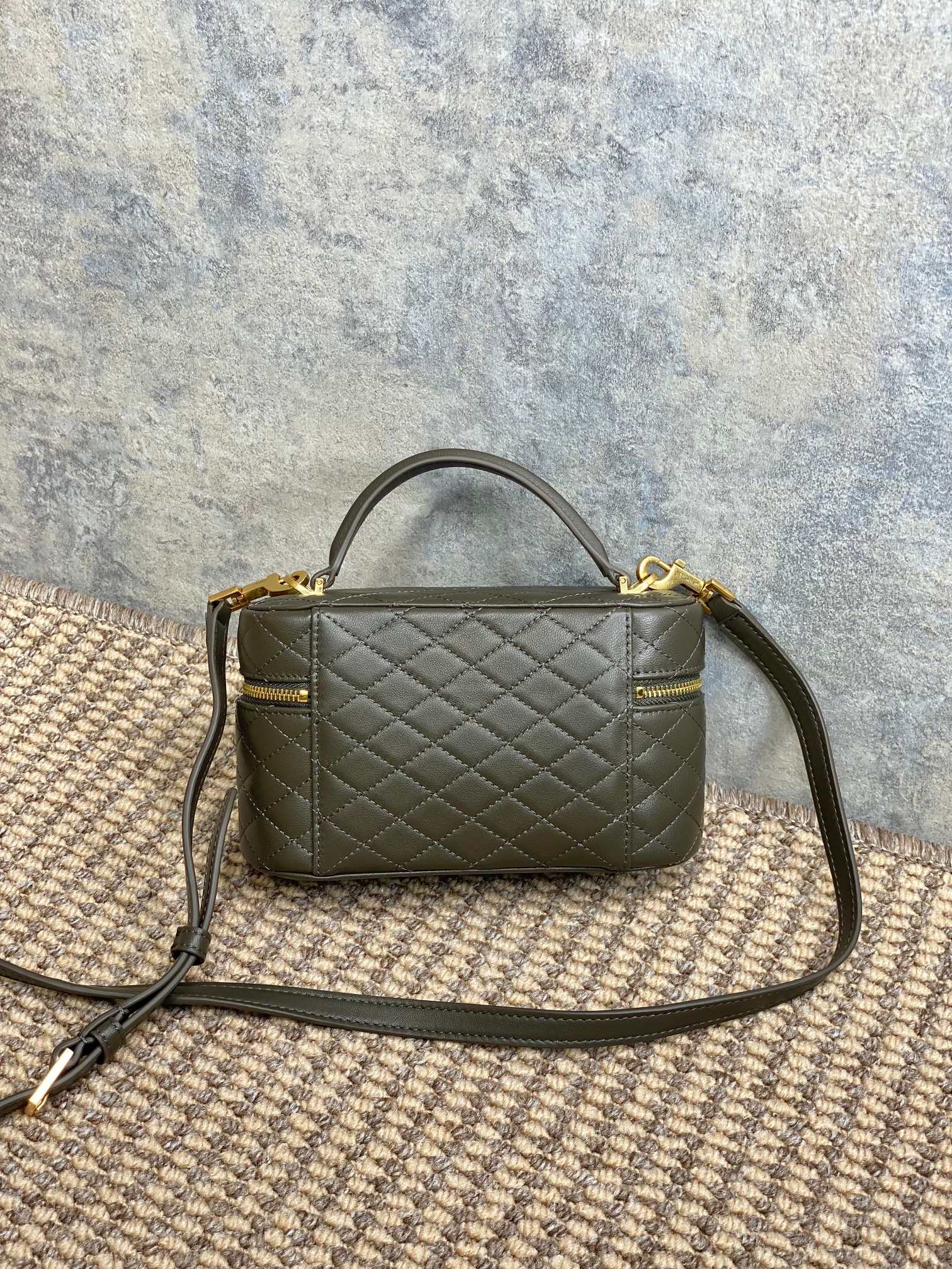 Bagsaaa Y51 Gaby Vanity Bag In Lambskin 766731 Light Musk - 18 X 11 X 6.5 CM