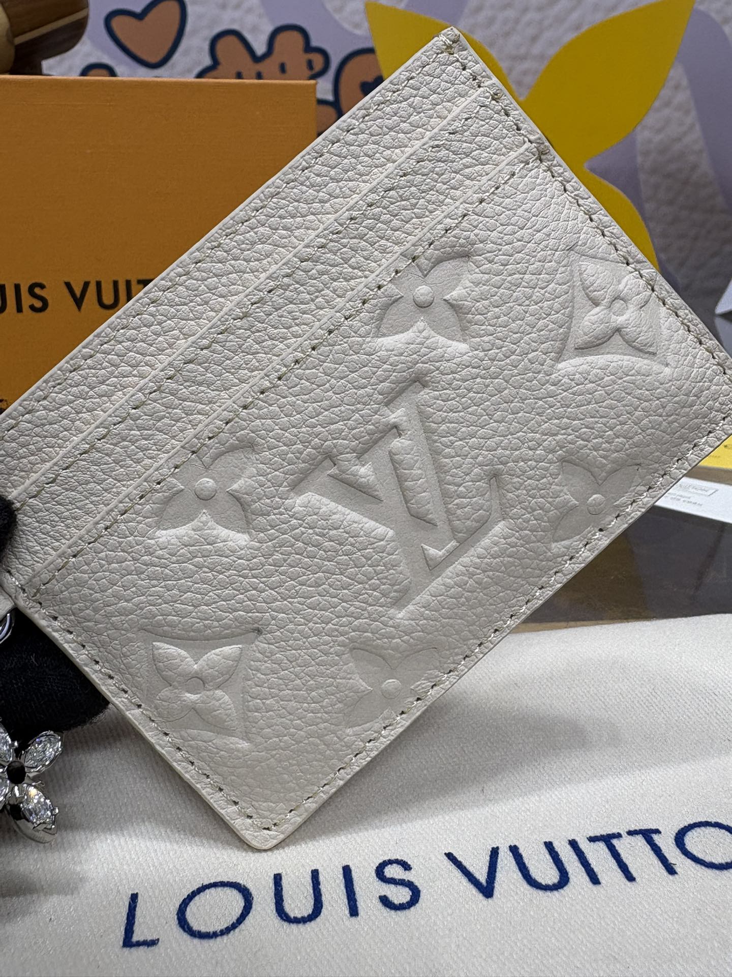 Bagsaaa L0vis Vvtt0n M12179 LV Charms Card Holder White - 10.2cm