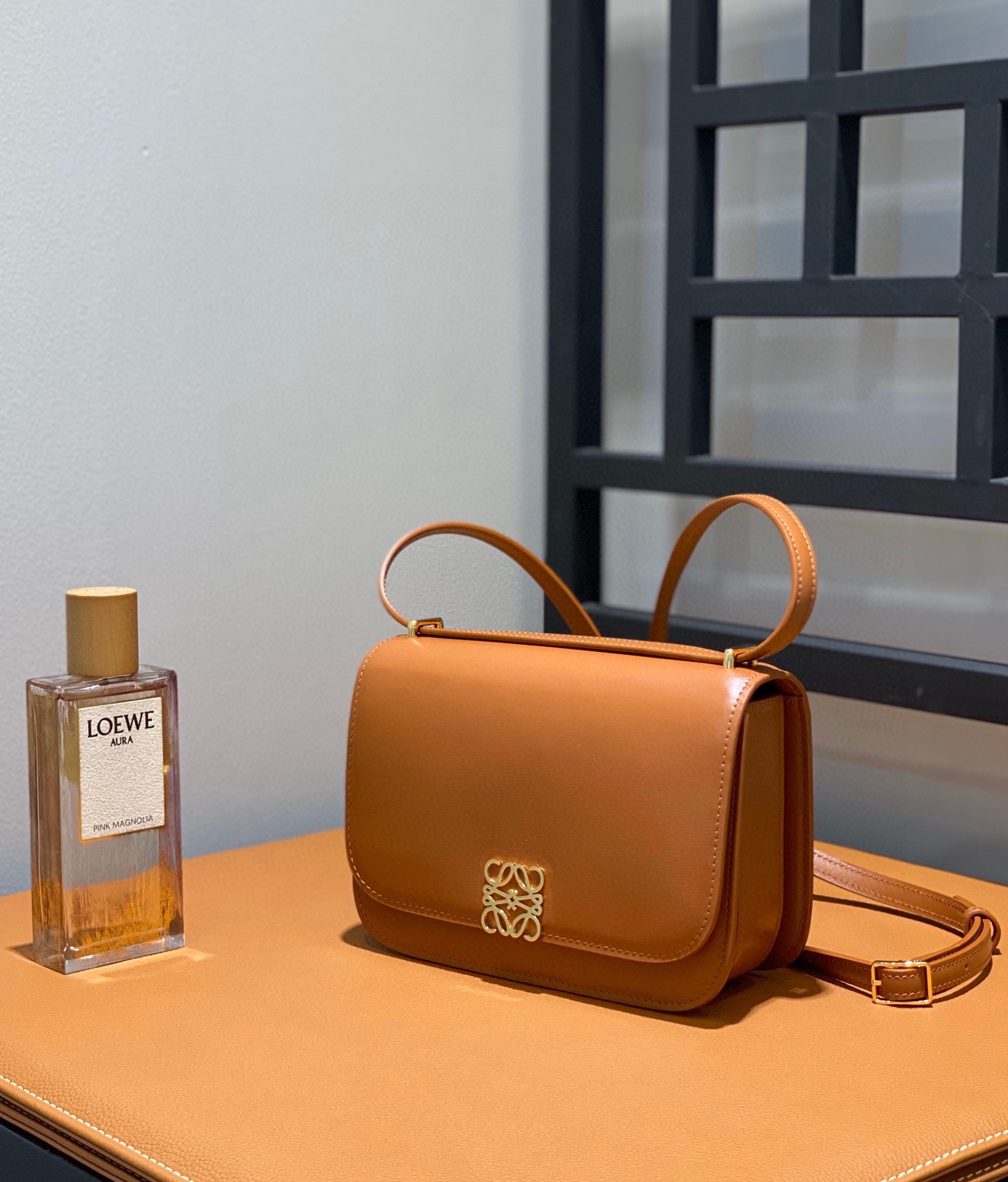 Bagsaaa L0ew* Small Goya bag in silk calfskin brown - 19cm