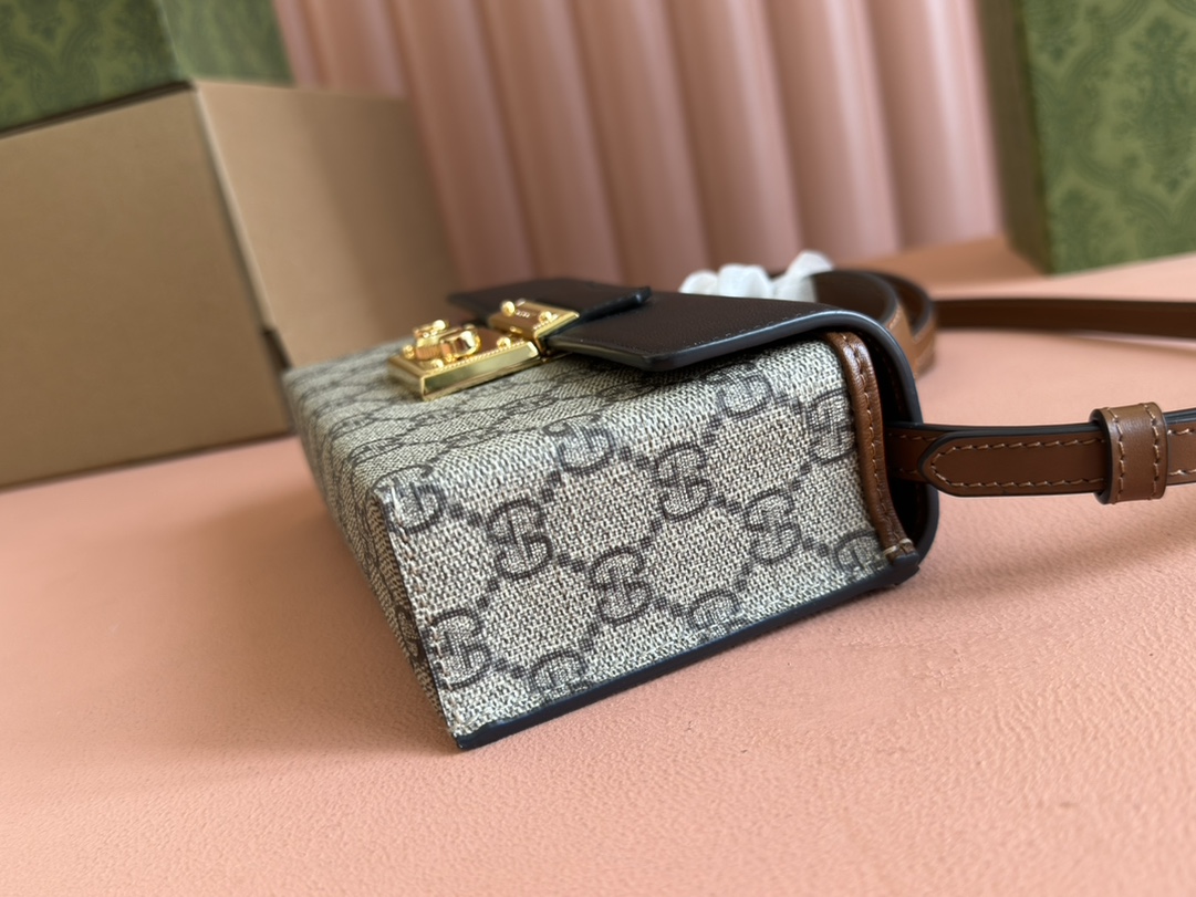 Bagsaaa Gvc*1 Padlock mini bag 652683 - 18cm