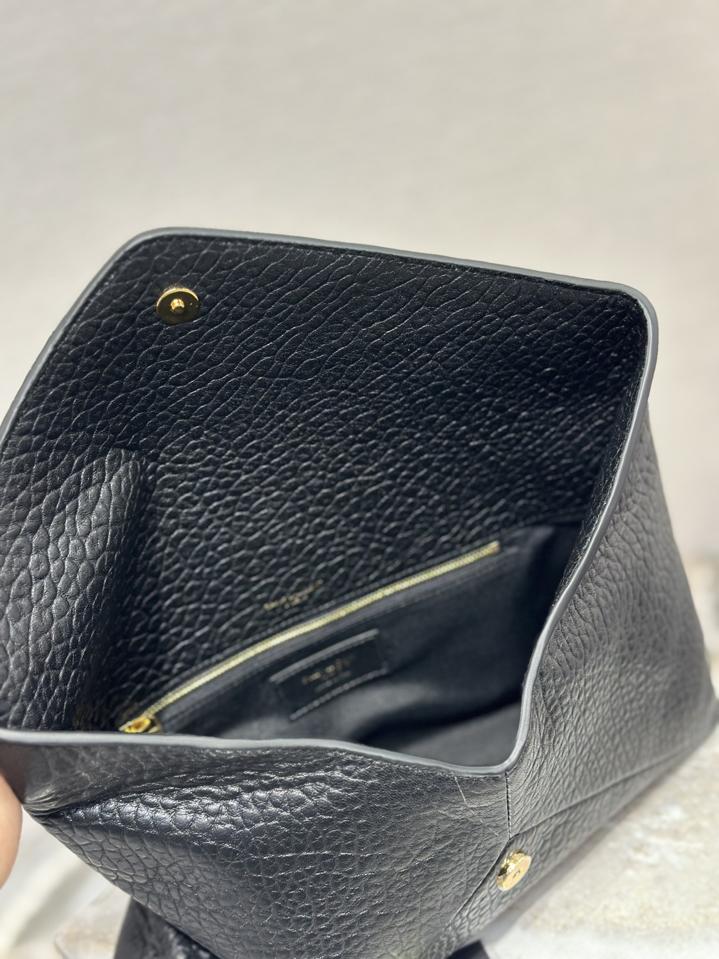 Bagsaaa Cassandre large envelope pouch in lambskin 769307 black - 29.5cm