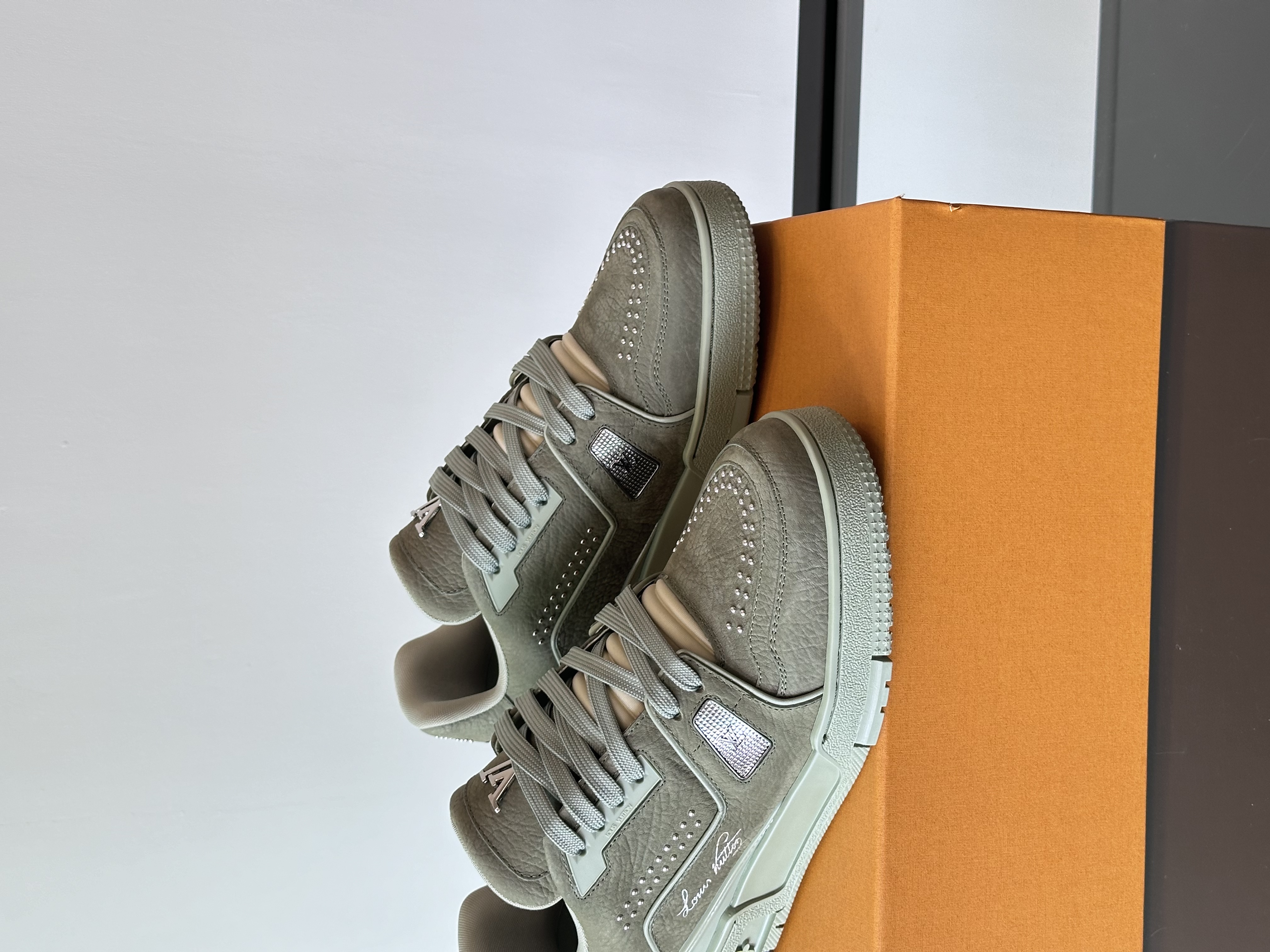 Bagsaaa LV Trainer Sneaker Olive Green