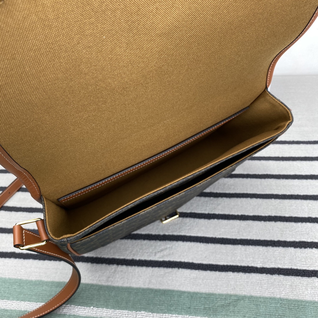 Bagsaaa Ce1i*e Messenger Folco in Triomphe Canvas with Ce1i*e print - 29 x 24 x 9 CM