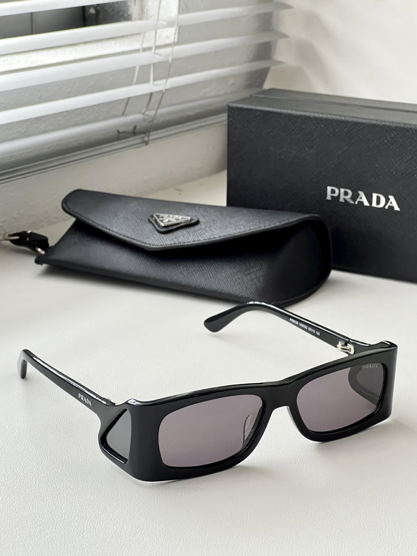 Bagsaaa Pra*a Rectangular Black Sunglasses