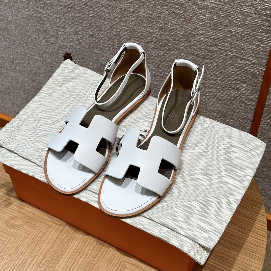 Bagsaaa Herrmes Santorini sandal white