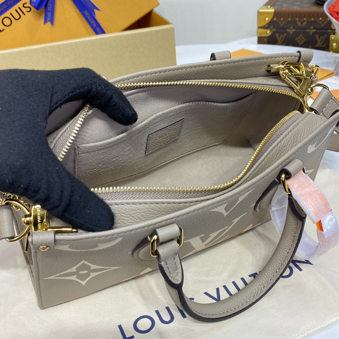 Bagsaaa L0vis Vvtt0n M23641 OnTheGo East West Dove/Cream - 25 x 13 x 10 cm