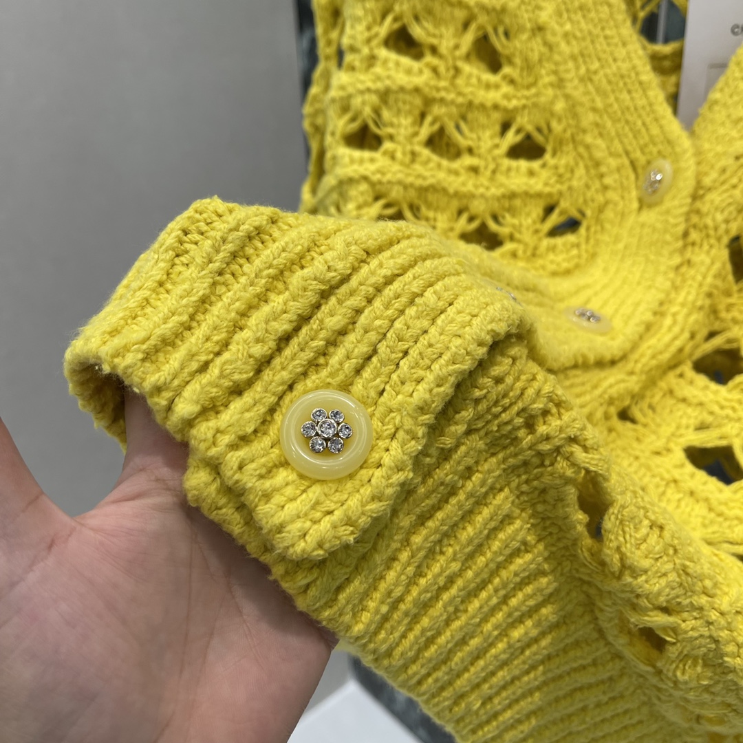 Bagsaaa Ch**el Cardigan Yellow P78360