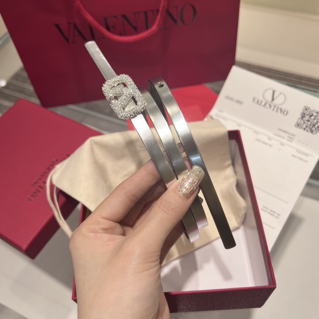 Bagsaaa Va1e*ntin0 Silver Mini Belt 