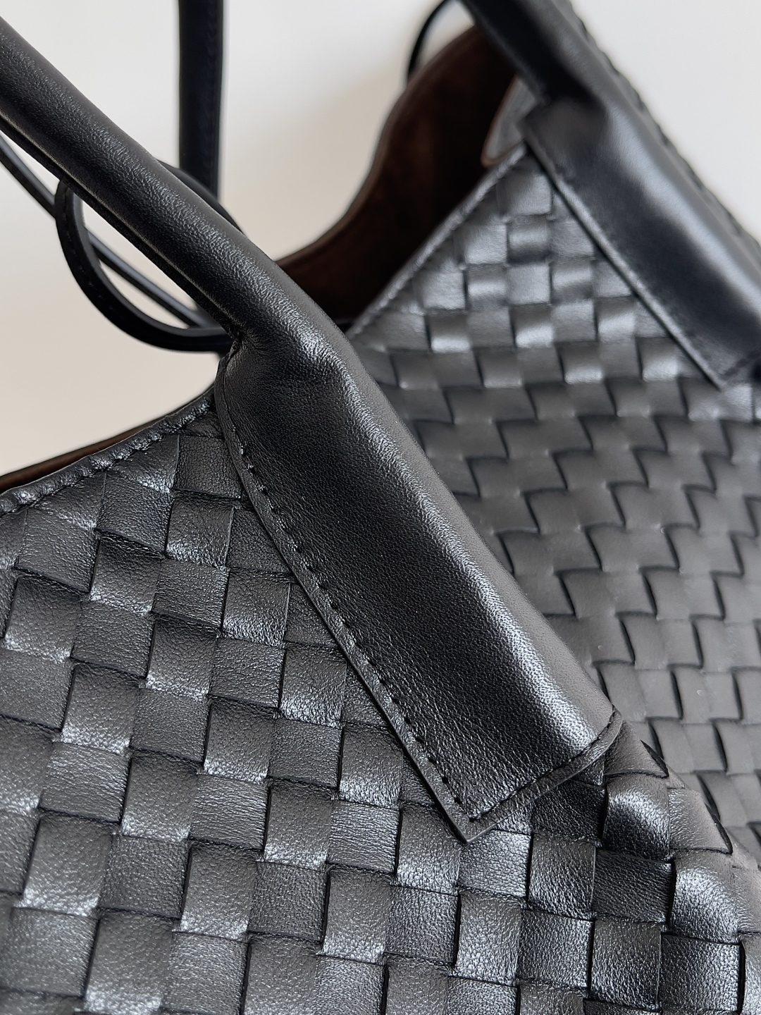 Bagsaaa B0tt*ga Ven*ta Pinacoteca Reversible tote 817166 black - 43cm