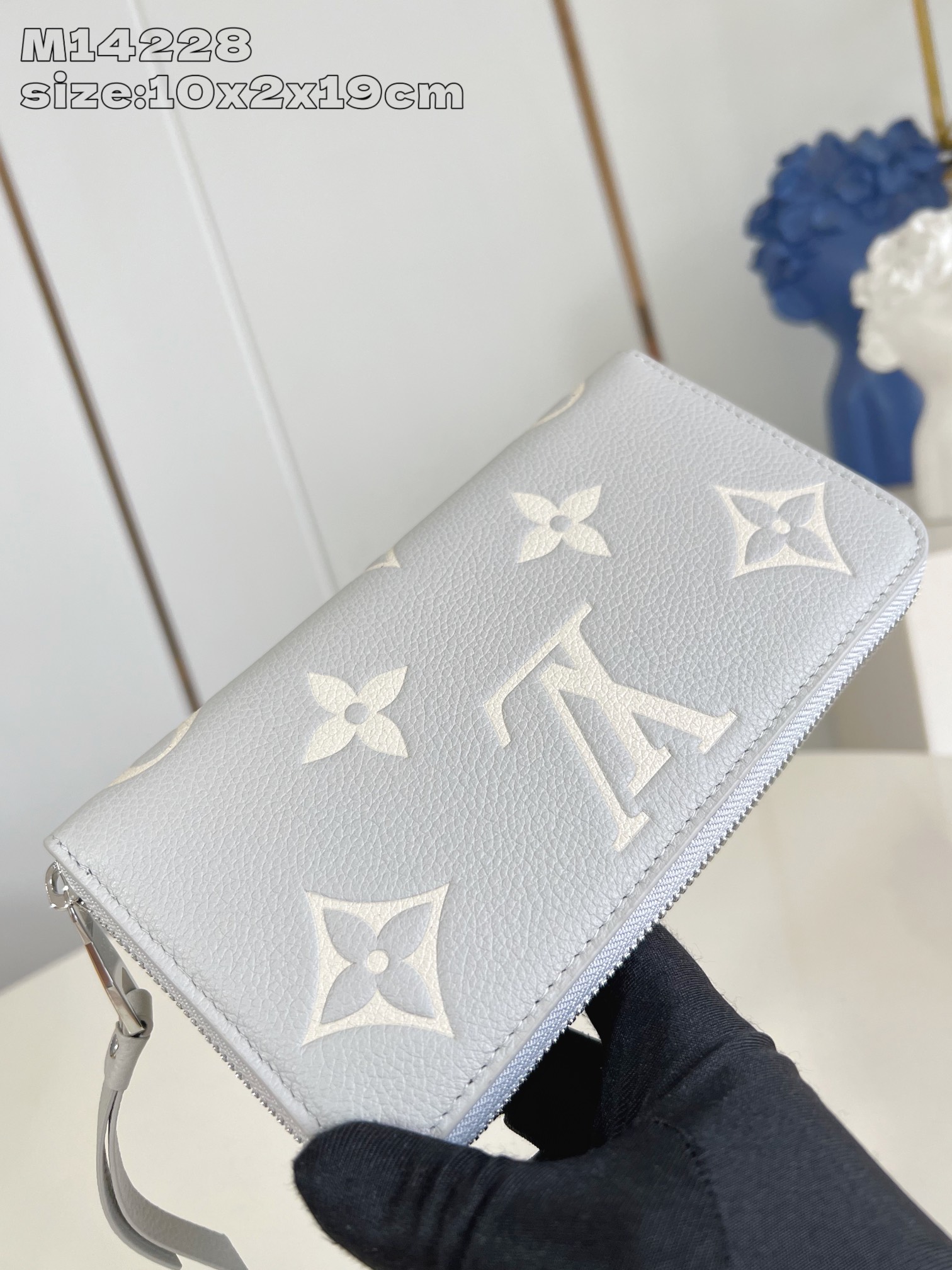 Bagsaaa LV M14228 Zippy Wallet Gray - 19.5cm