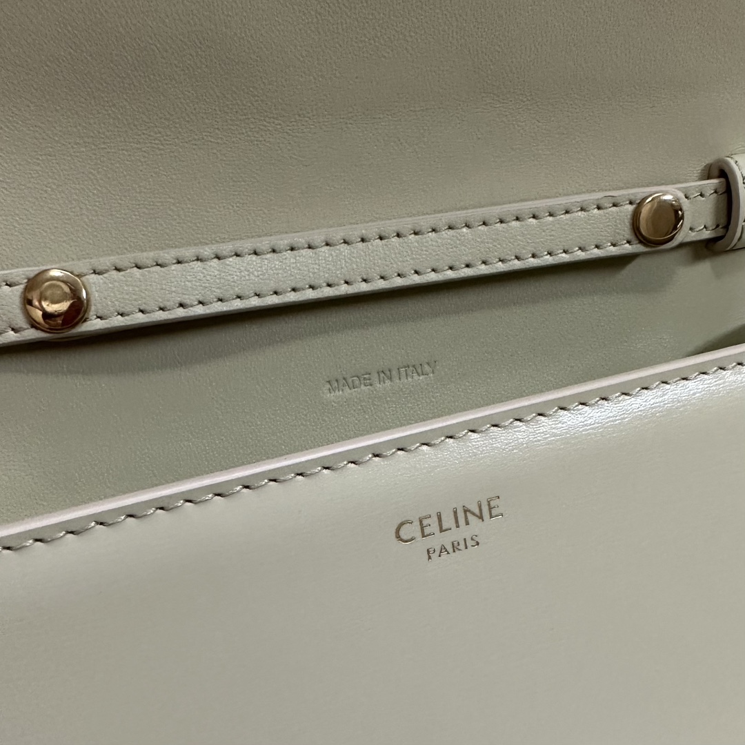 Bagsaaa Ce1i*e Wallet On Chain Margo In Shiny Calfskin 10L033 Cream - 19.5cm