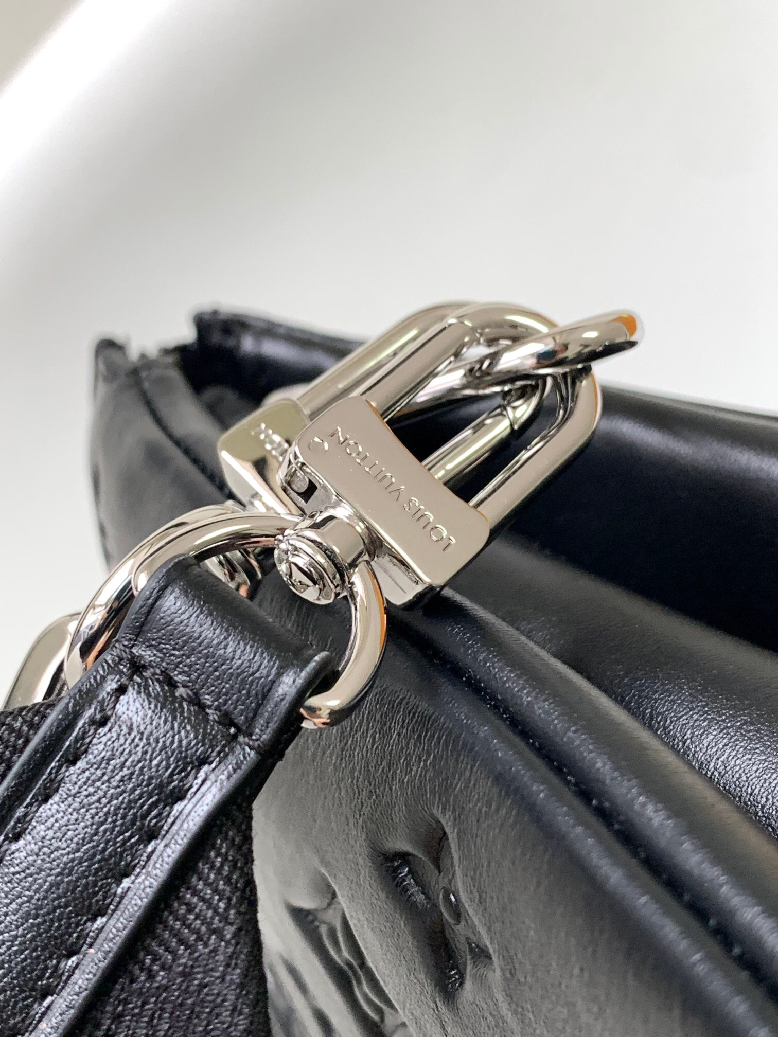 Bagsaaa L0vis Vvtt0n Coussin PM Black & Silver - 26cm
