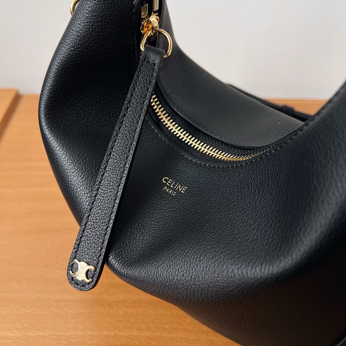 Bagsaaa Teen Ce1i*e Lulu in S*pple grained calfskin black 120723 - 24cm