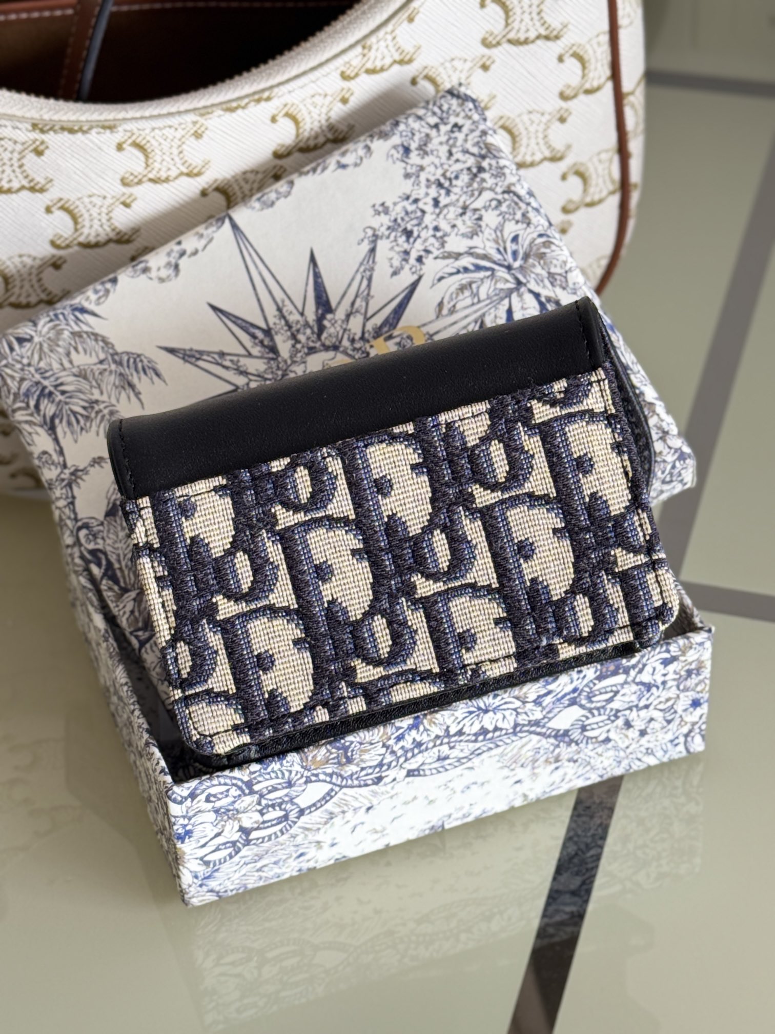 Bagsaaa D10r Saddle Bloom Card Holder - 10.5 x 7.5cm