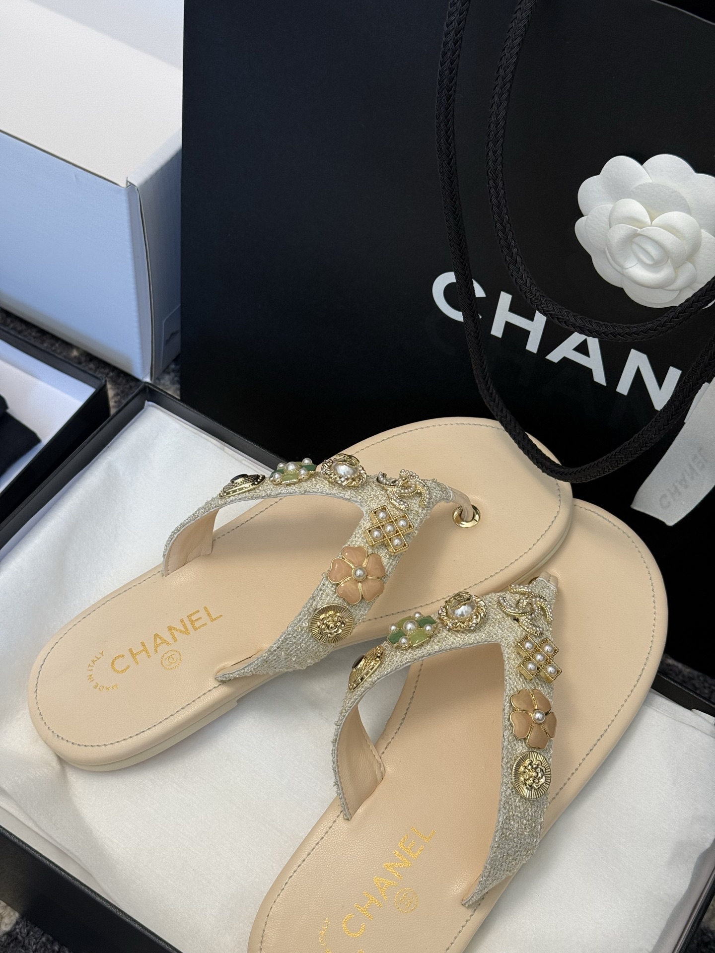 Bagsaaa Ch**el Thongs G46304