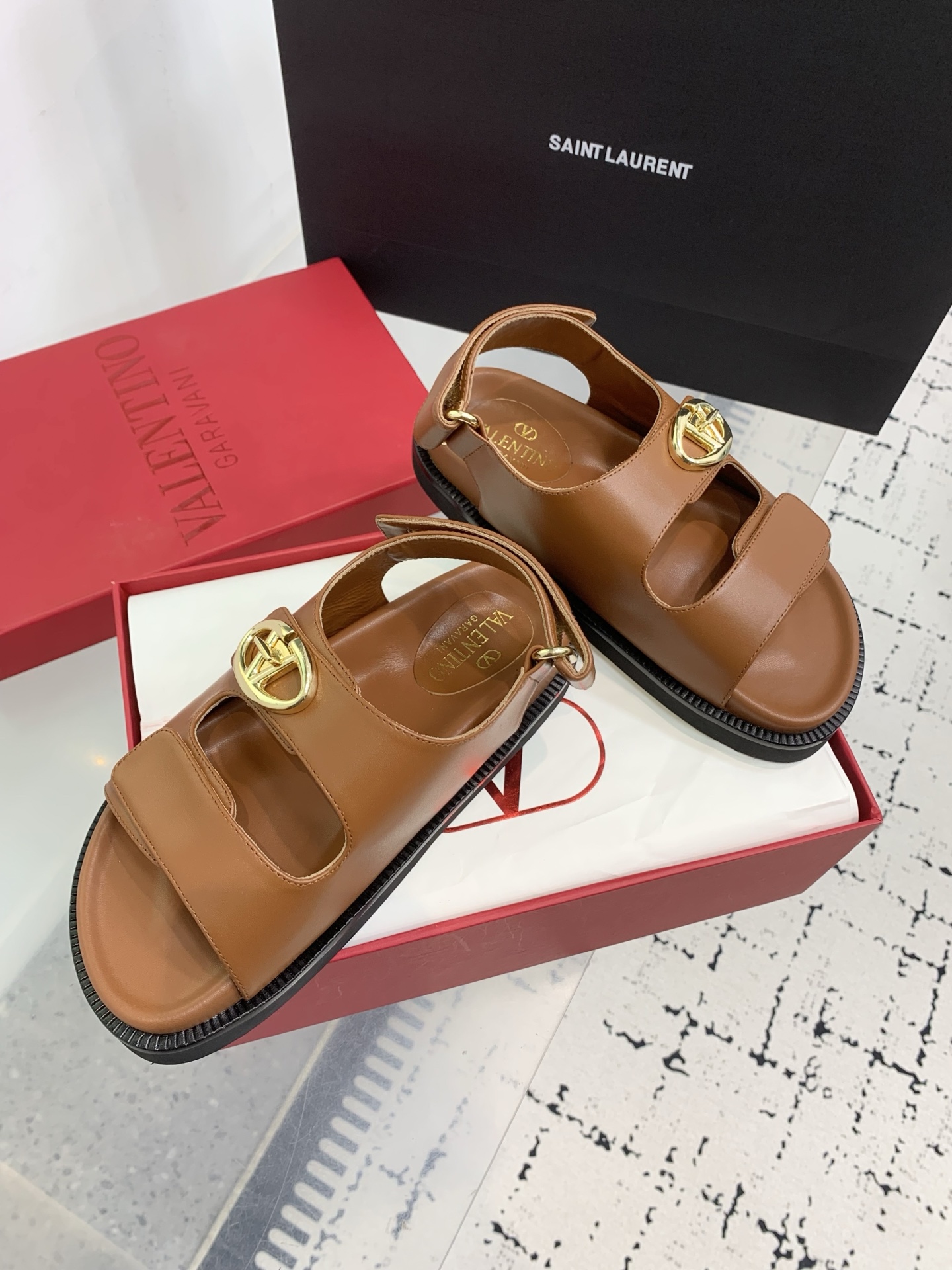 Bagsaaa Va1e*ntin0 VLogo Comfort Sandals Brown