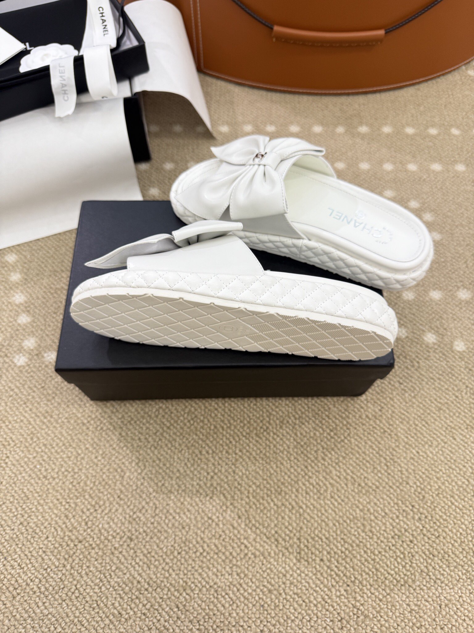 Bagsaaa Ch**el Bow Slide Sandals White