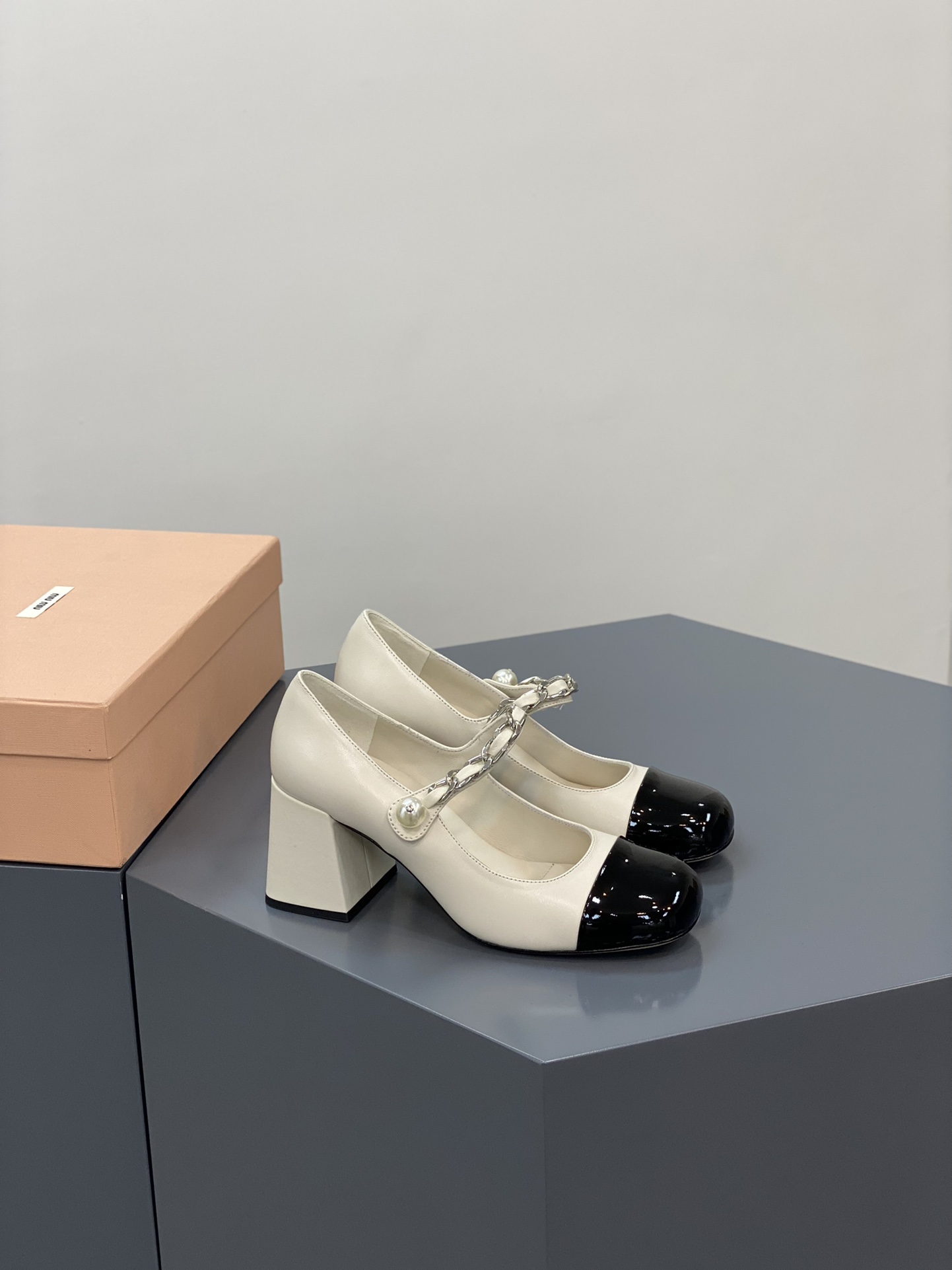 Bagsaaa Miu Miu Patent leather pumps 5I248D beige - 6.5cm