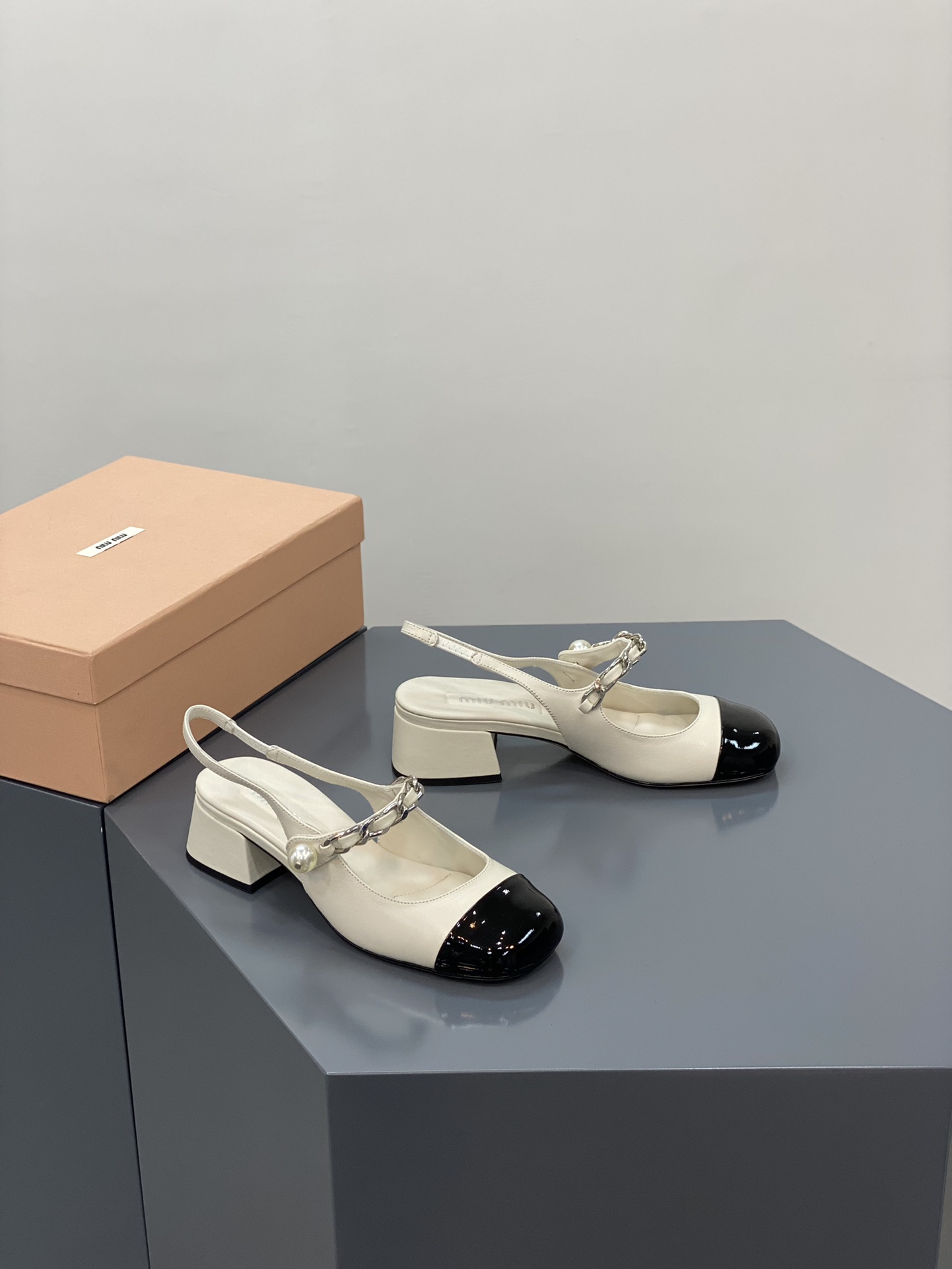 Bagsaaa Miu Miu Patent leather pumps 5I045E beige - 3.5cm