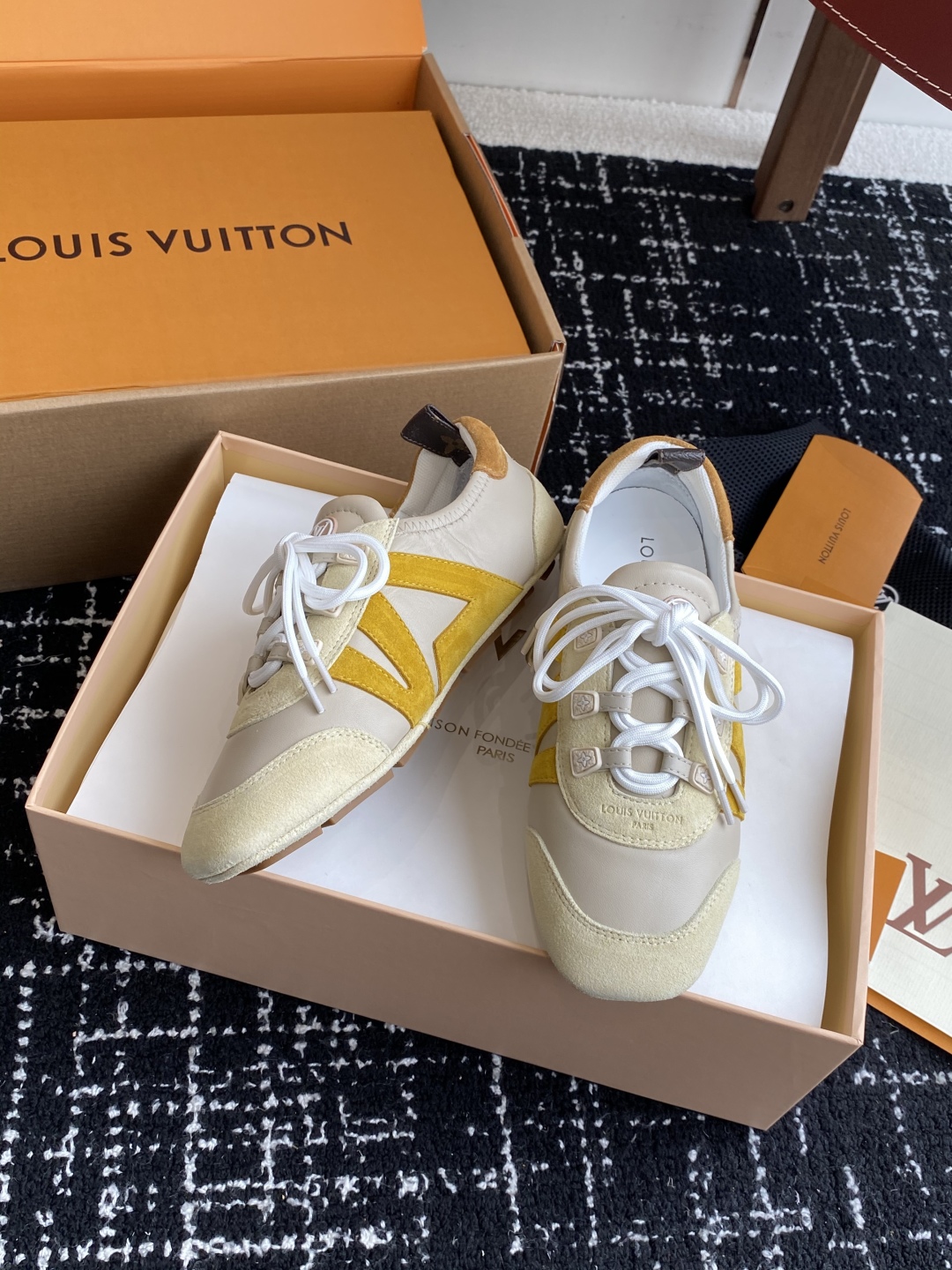 Bagsaaa LV Sneakerina Light Beige