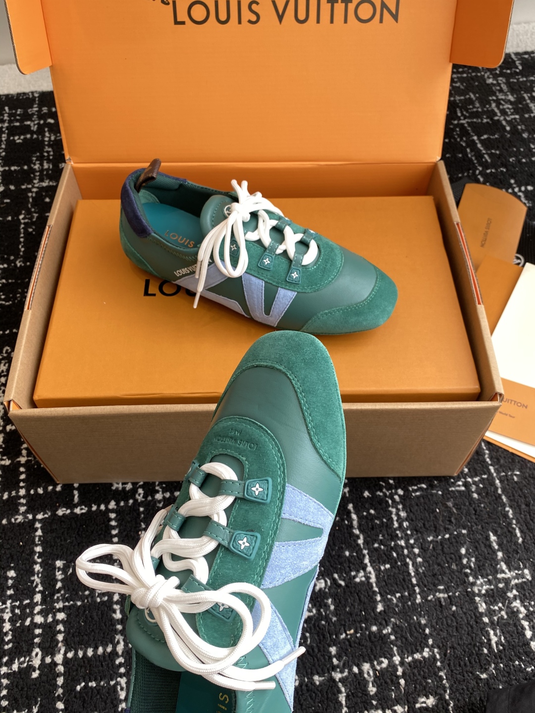 Bagsaaa LV Sneakerina Green