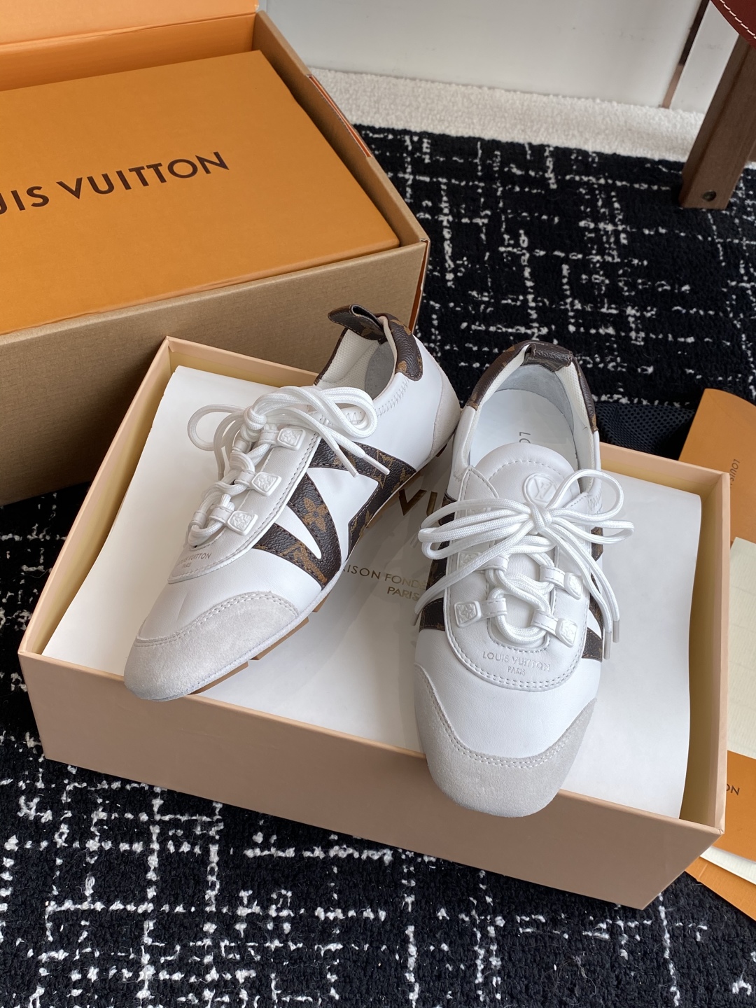 Bagsaaa LV Sneakerina White