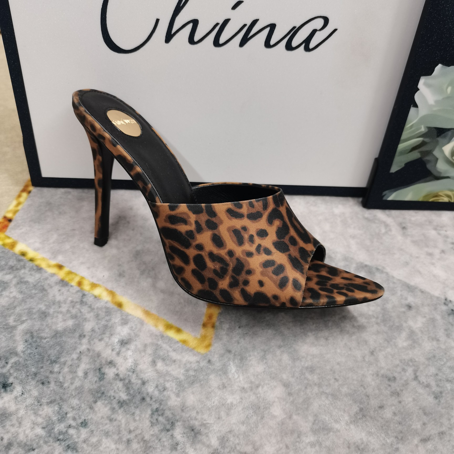Bagsaaa Y51 Sa1nt Lau*nt Goldie 110mm leopard-print mules 