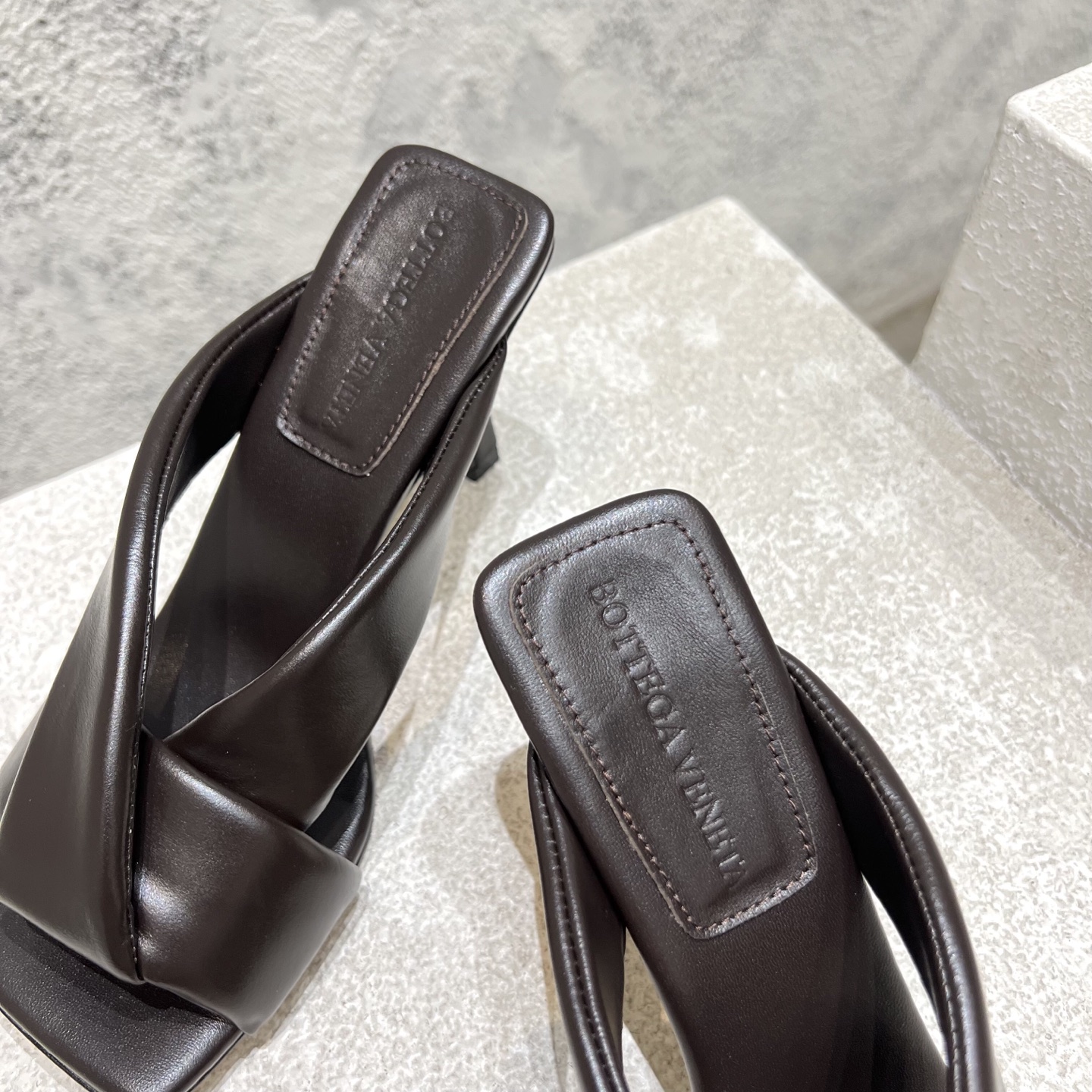 Bagsaaa B0tt*ga Ven*ta Riva Mule 827612 fondant