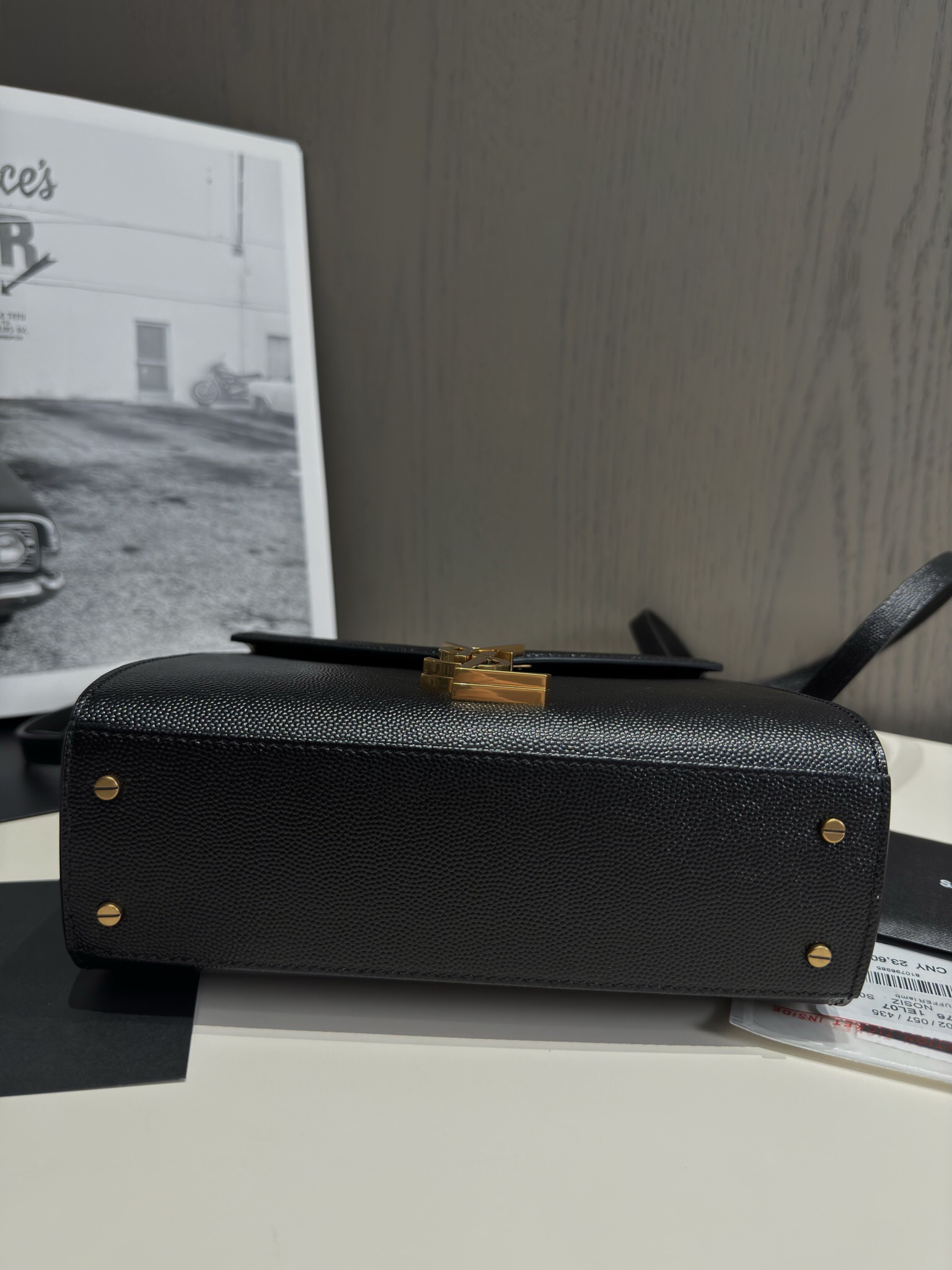Bagsaaa Y51 cassandra mini top handle bag in grain de poudre embossed leather 623930 black - 20cm