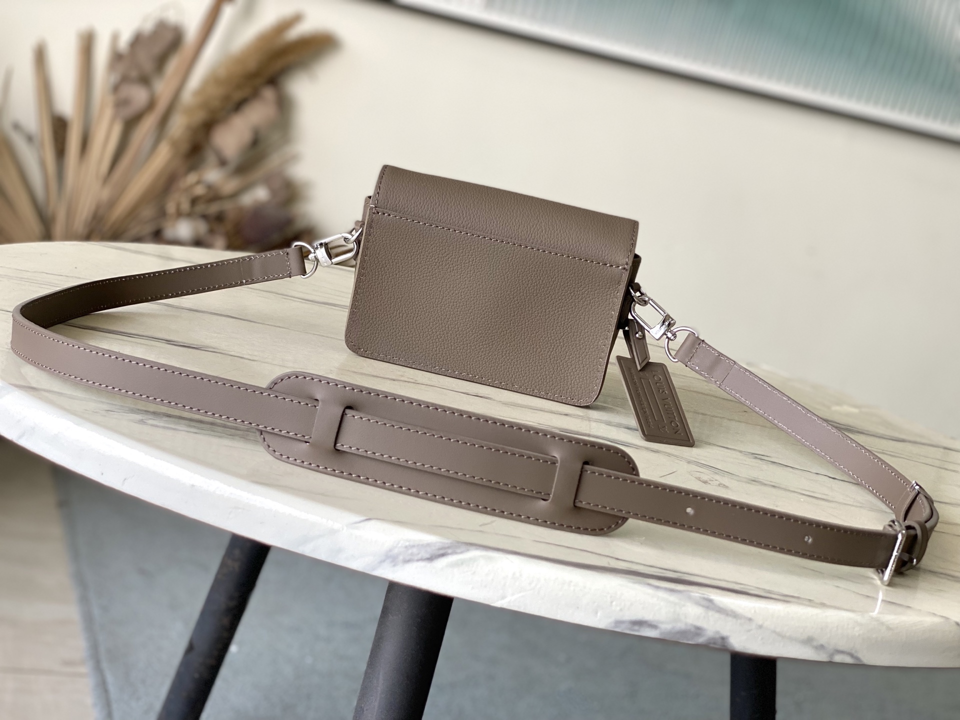 Bagsaaa LV M11484 Fastline Wearable Wallet Moka Brown - 17.3cm
