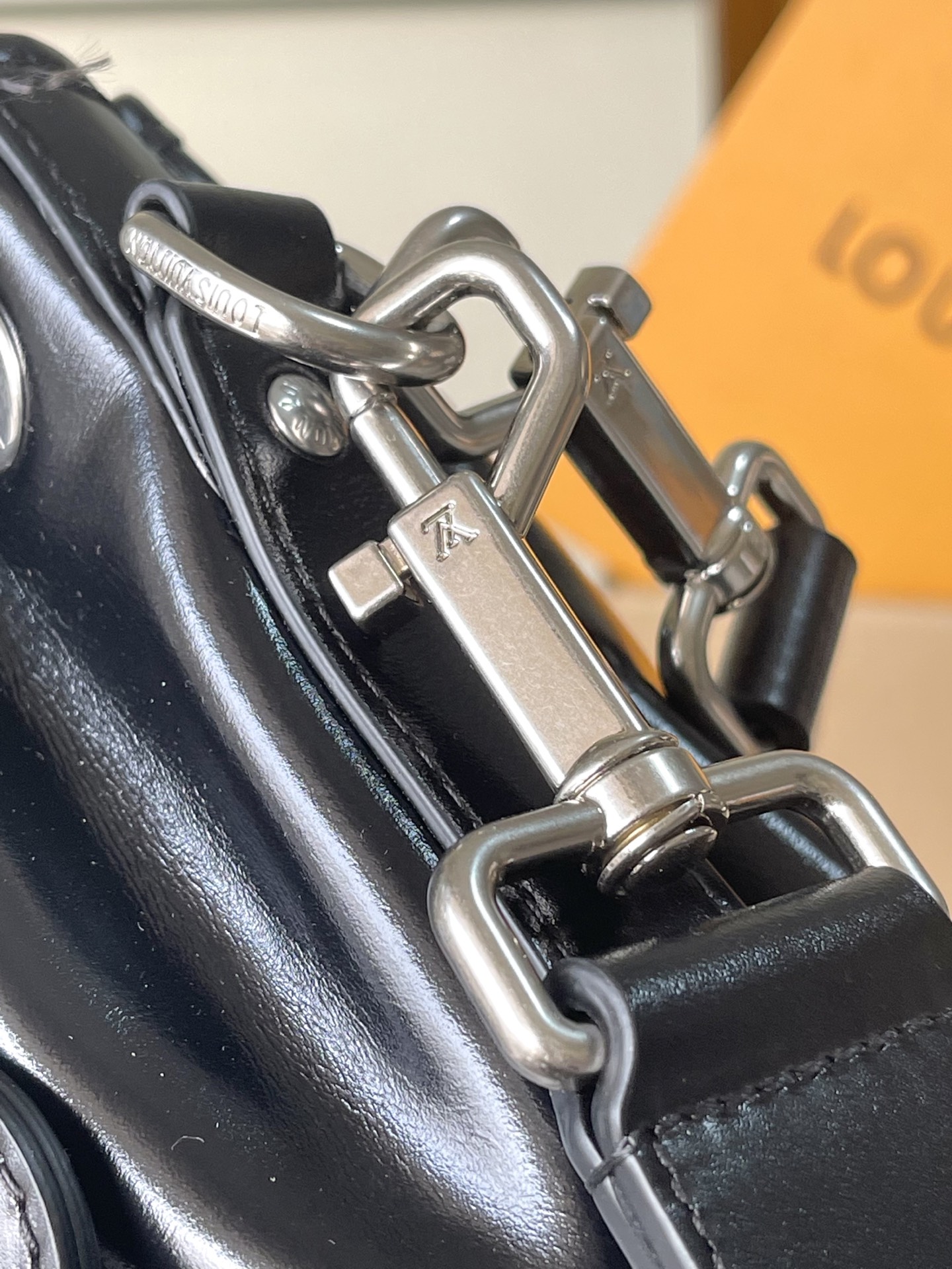 Bagsaaa LV M13985 Noé Cargo Black small bucket-style bag - 24cm