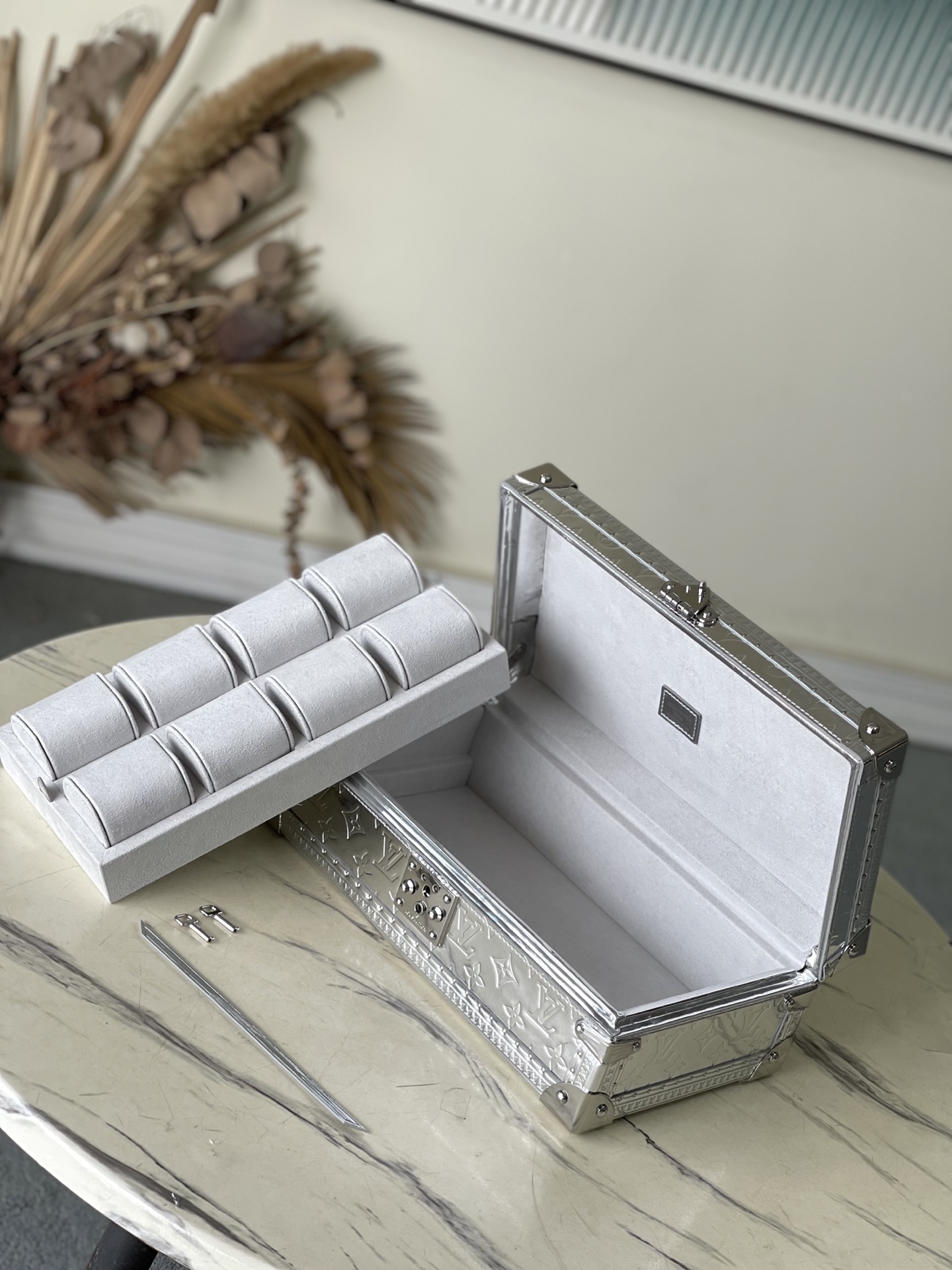 Bagsaaa LV M12277 Coffret 8 Montres Silver - 35 x 20.5 x 13.5 cm