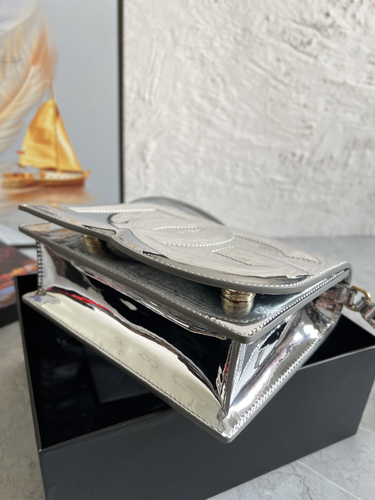 Bagsaaa Dolce & Gabbana Patent Leather DG Logo Crossbody Bag Silver - 20cm