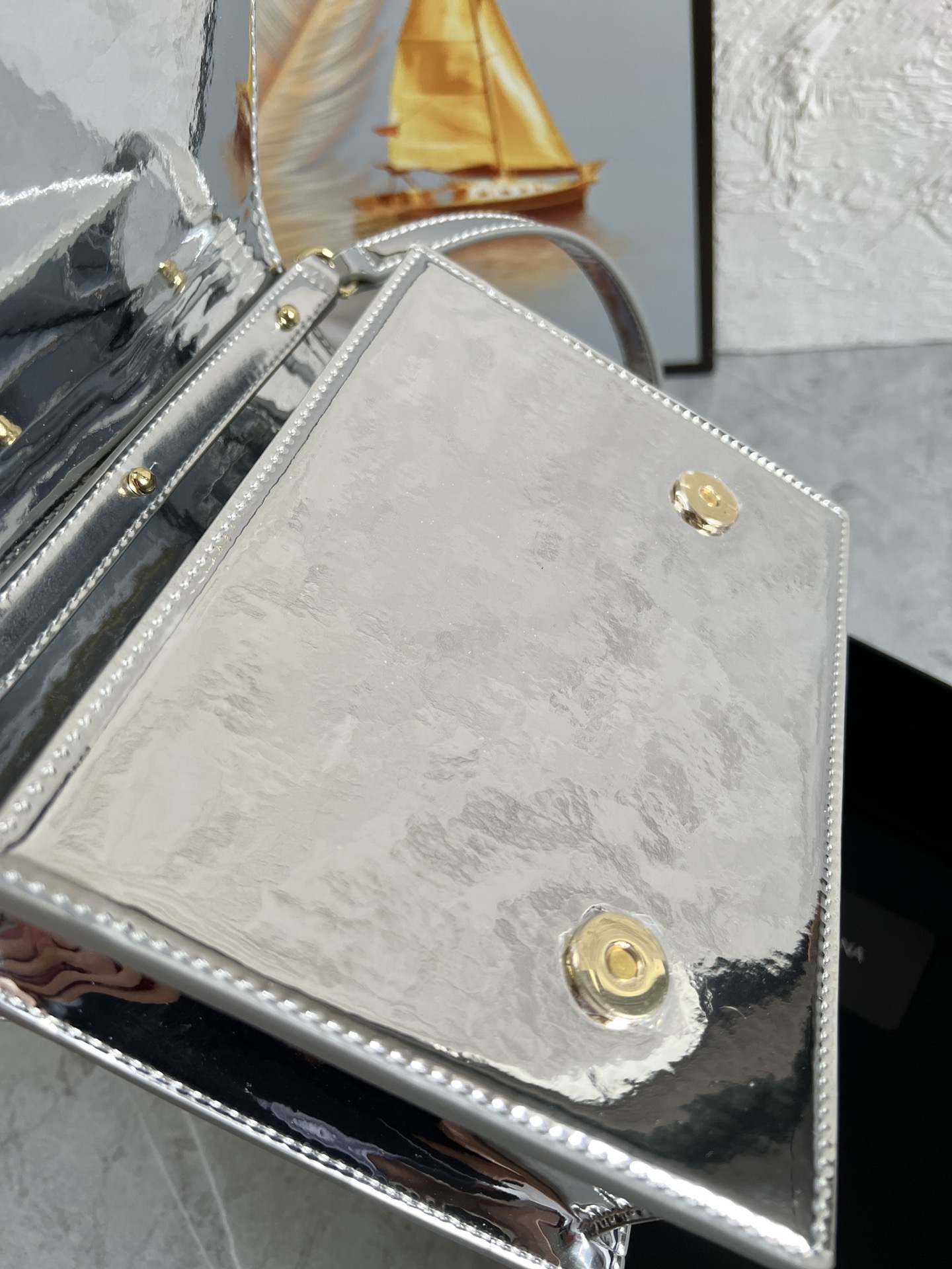 Bagsaaa Dolce & Gabbana Patent Leather DG Logo Crossbody Bag Silver - 20cm