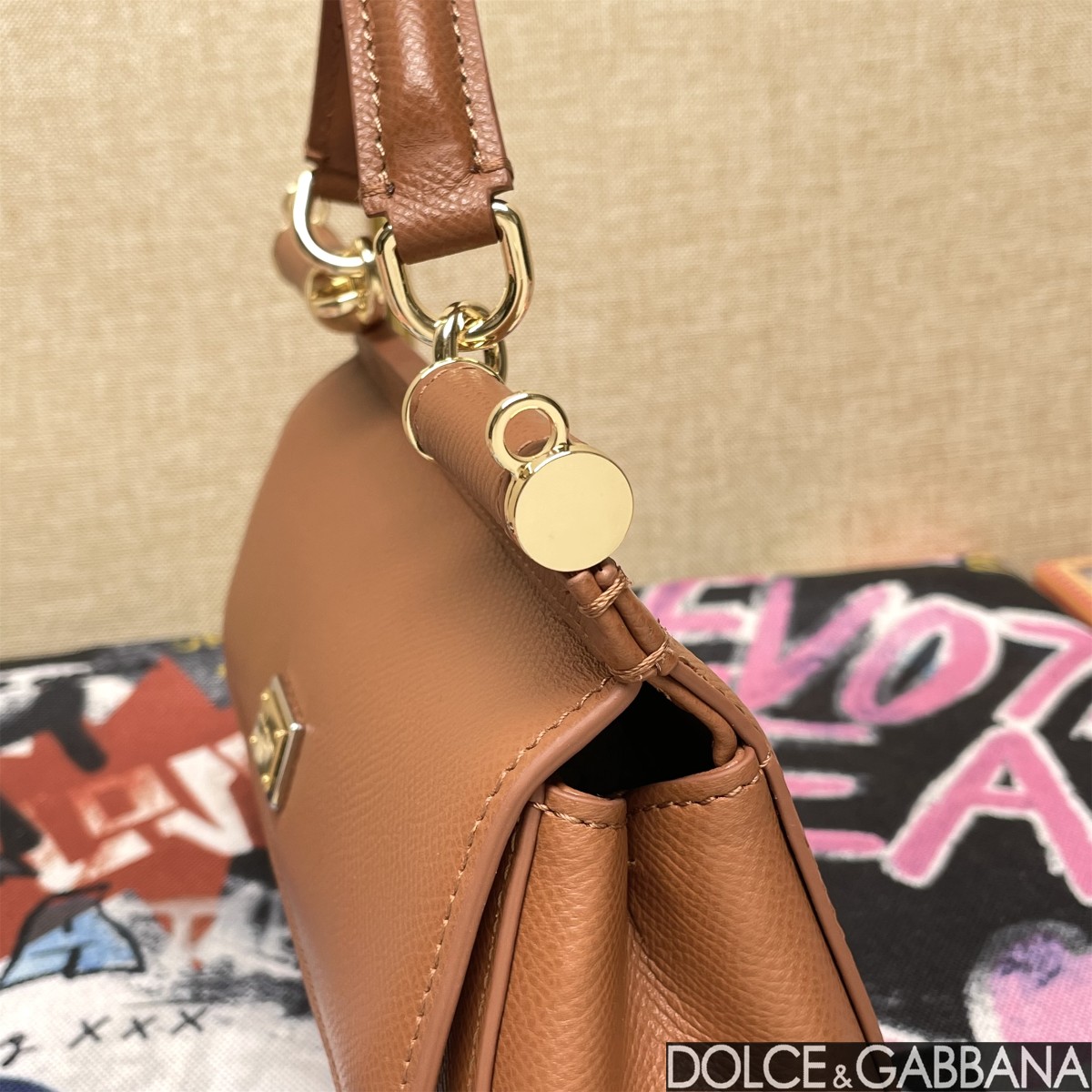 Bagsaaa Dolce & Gabbana Small Sicily handbag brown - 19cm