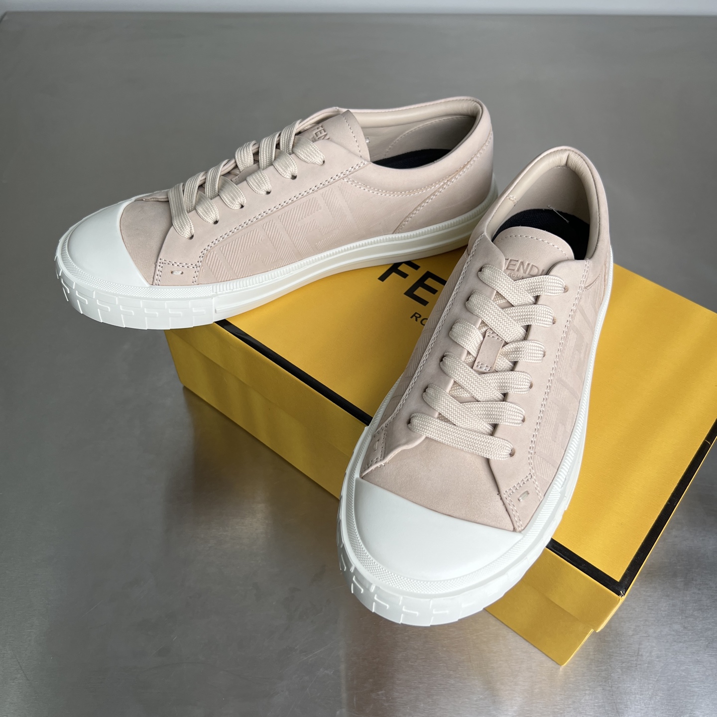 Bagsaaa F**di Domino sneakers Beige nubuck leather low-tops