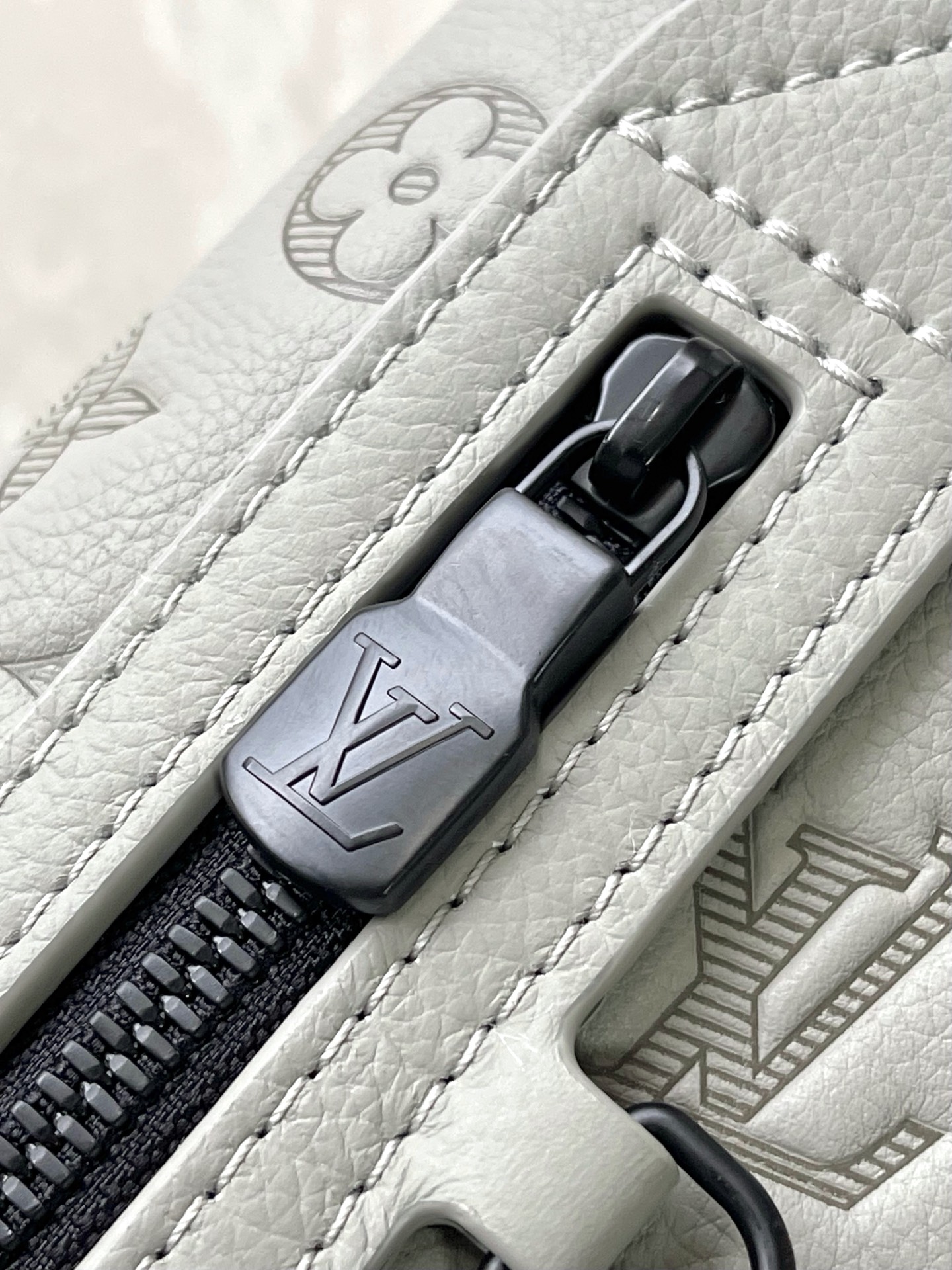 Bagsaaa LV M14916 Duo Slingbag Gray - 42cm