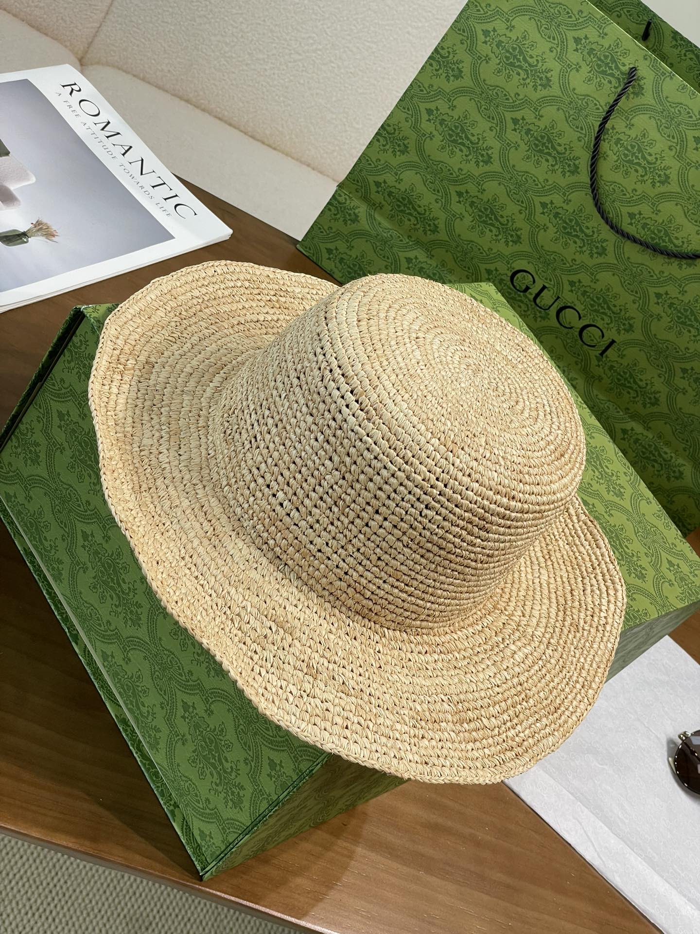 Bagsaaa Gvc*1 embroidered straw hat neutrals