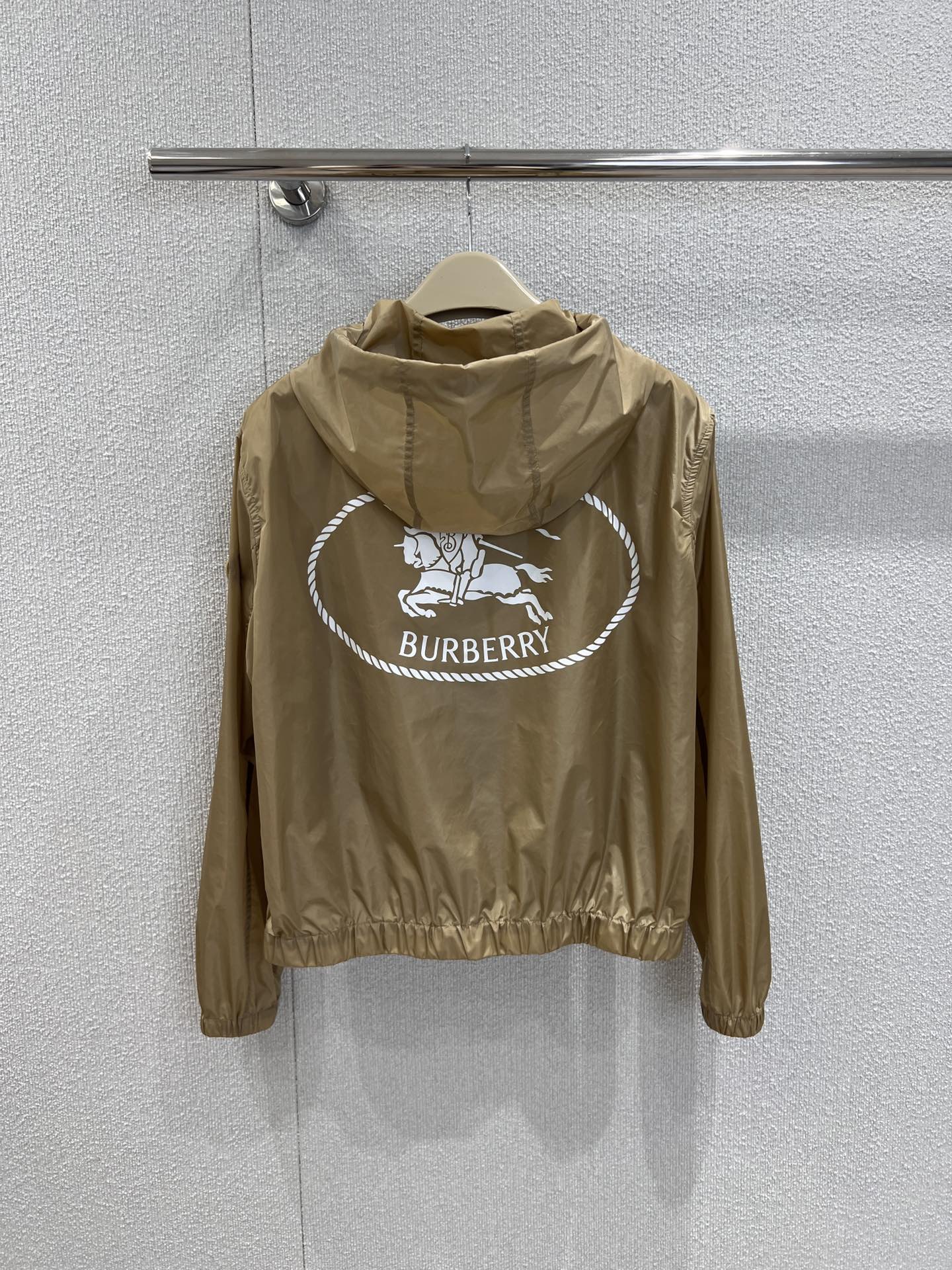 Bagsaaa Bv*b*rry Knight Stamp Nylon Jacket beige
