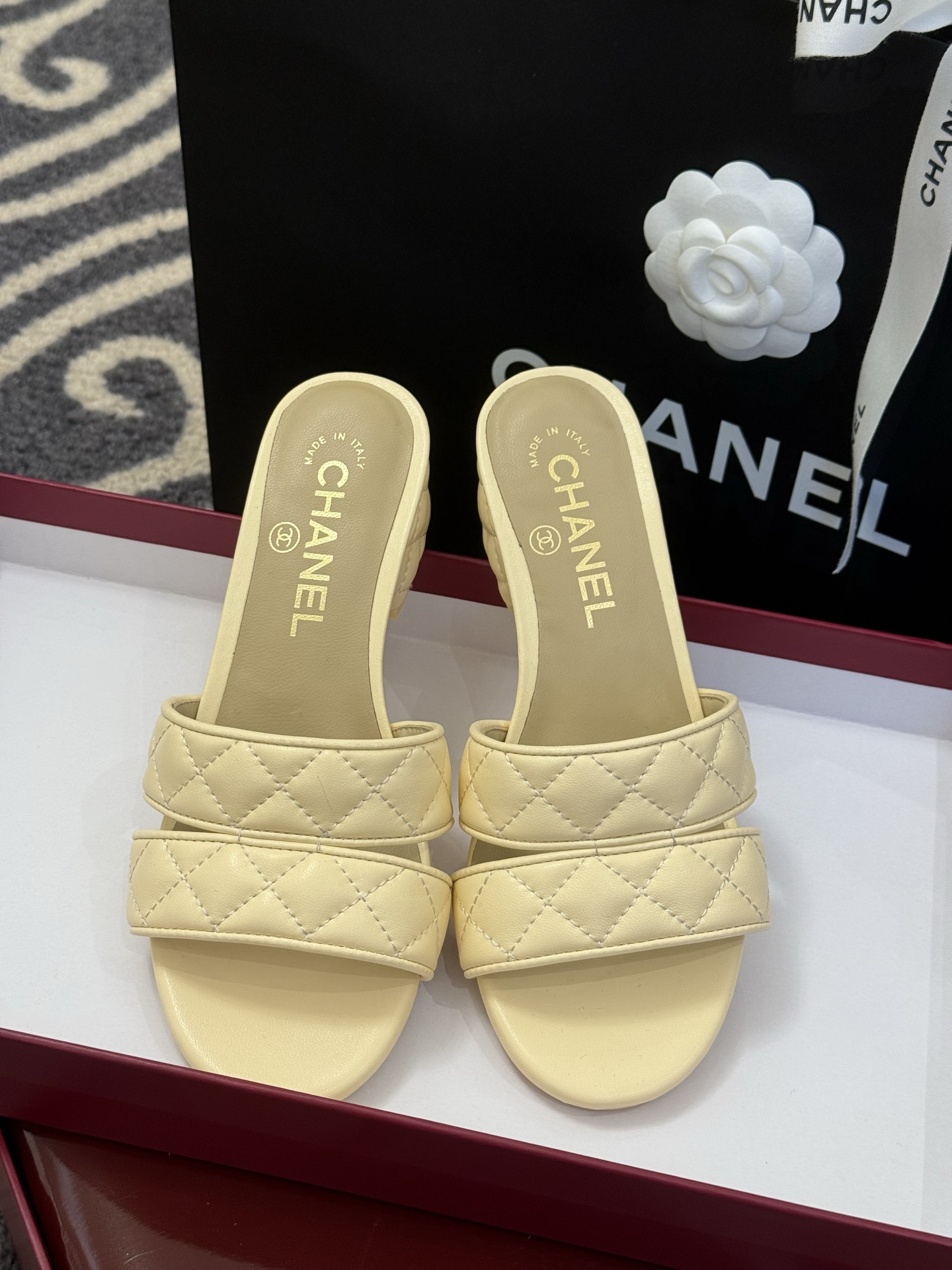 Bagsaaa Ch**el Mules G46480 Beige Lambskin - 5cm