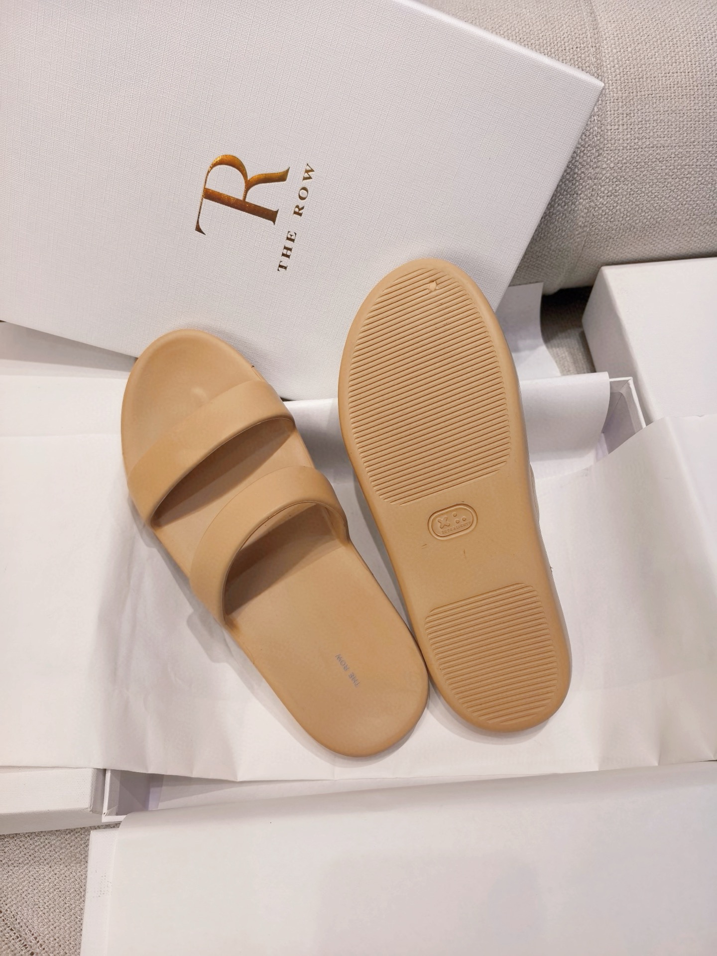 Bagsaaa The R0w Foam sandals beige