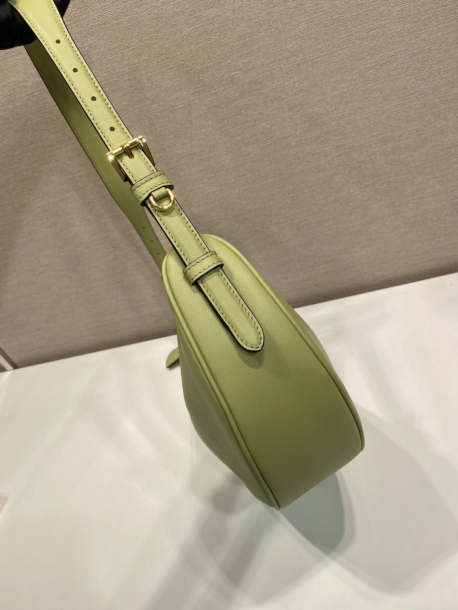 Bagsaaa Pra*a Demi-lune large leather shoulder bag 1BC255 green - 42cm