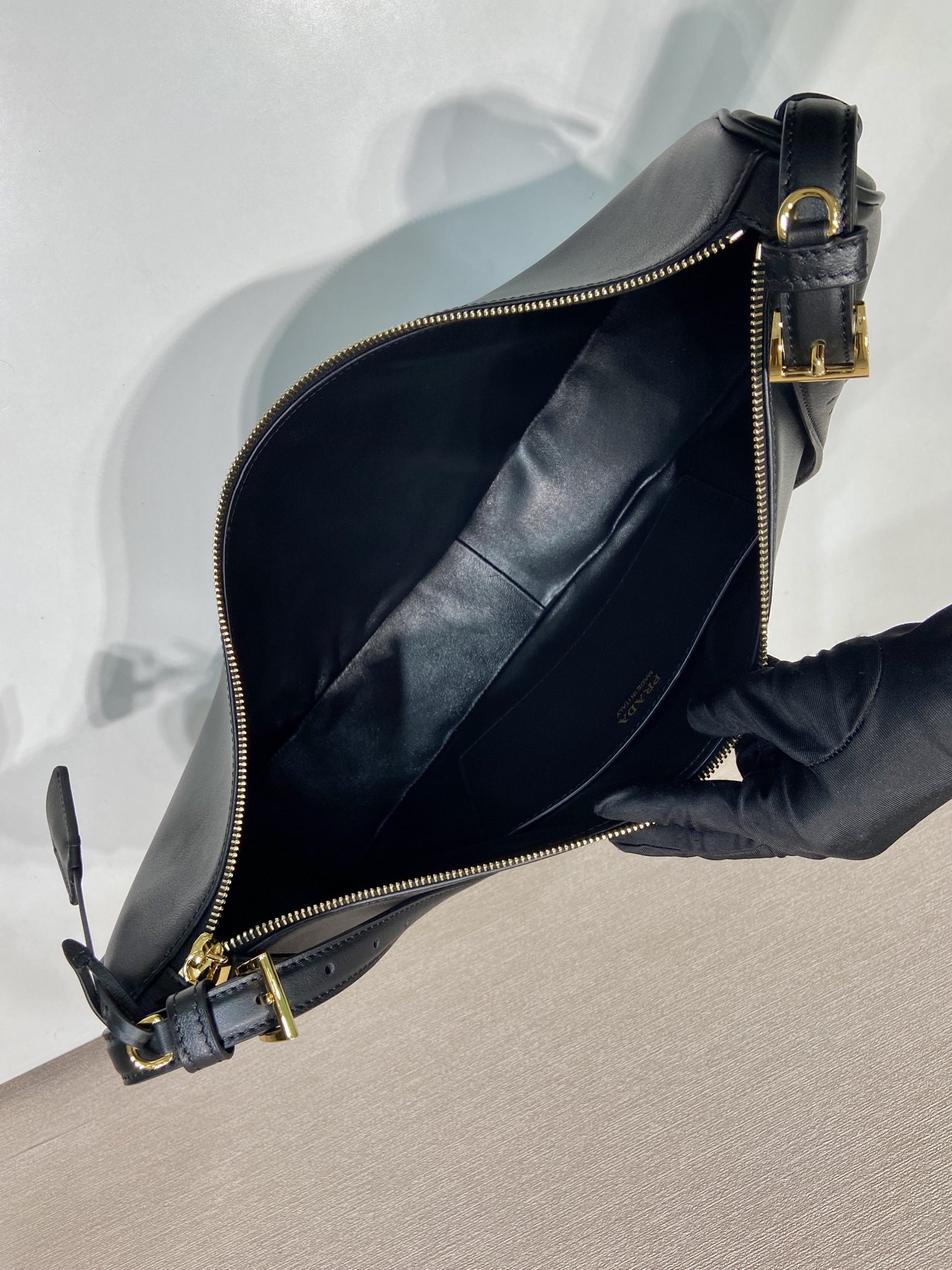 Bagsaaa Pra*a Demi-lune large leather shoulder bag 1BC255 black - 42cm