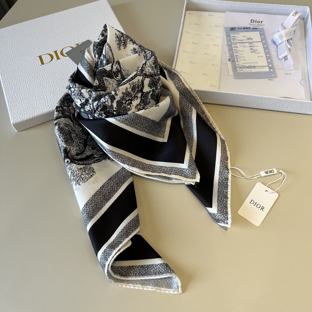 Bagsaaa D10r Scarf - 90x90cm