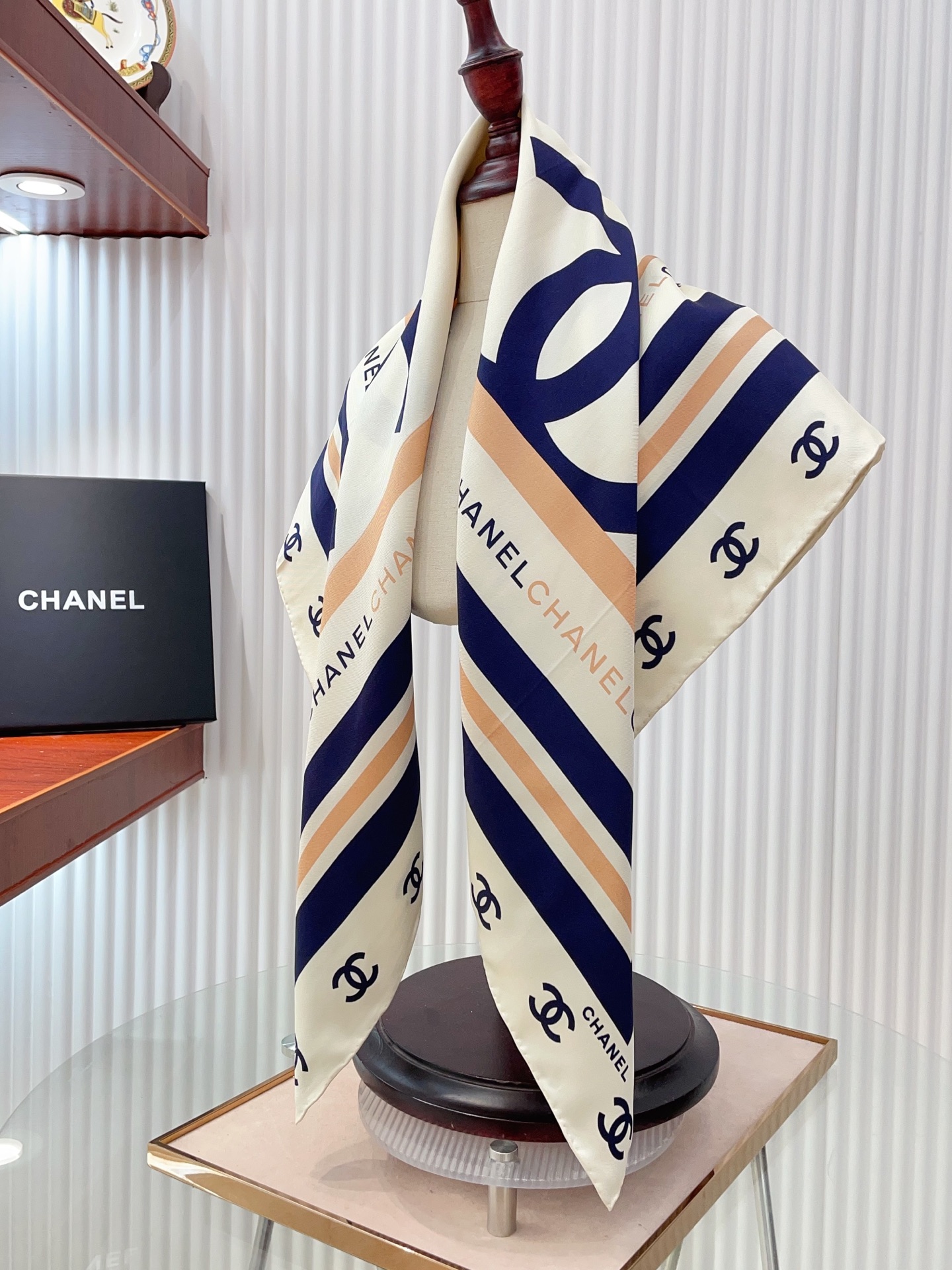 Bagsaaa Ch**el Scarf 01 - 90cm
