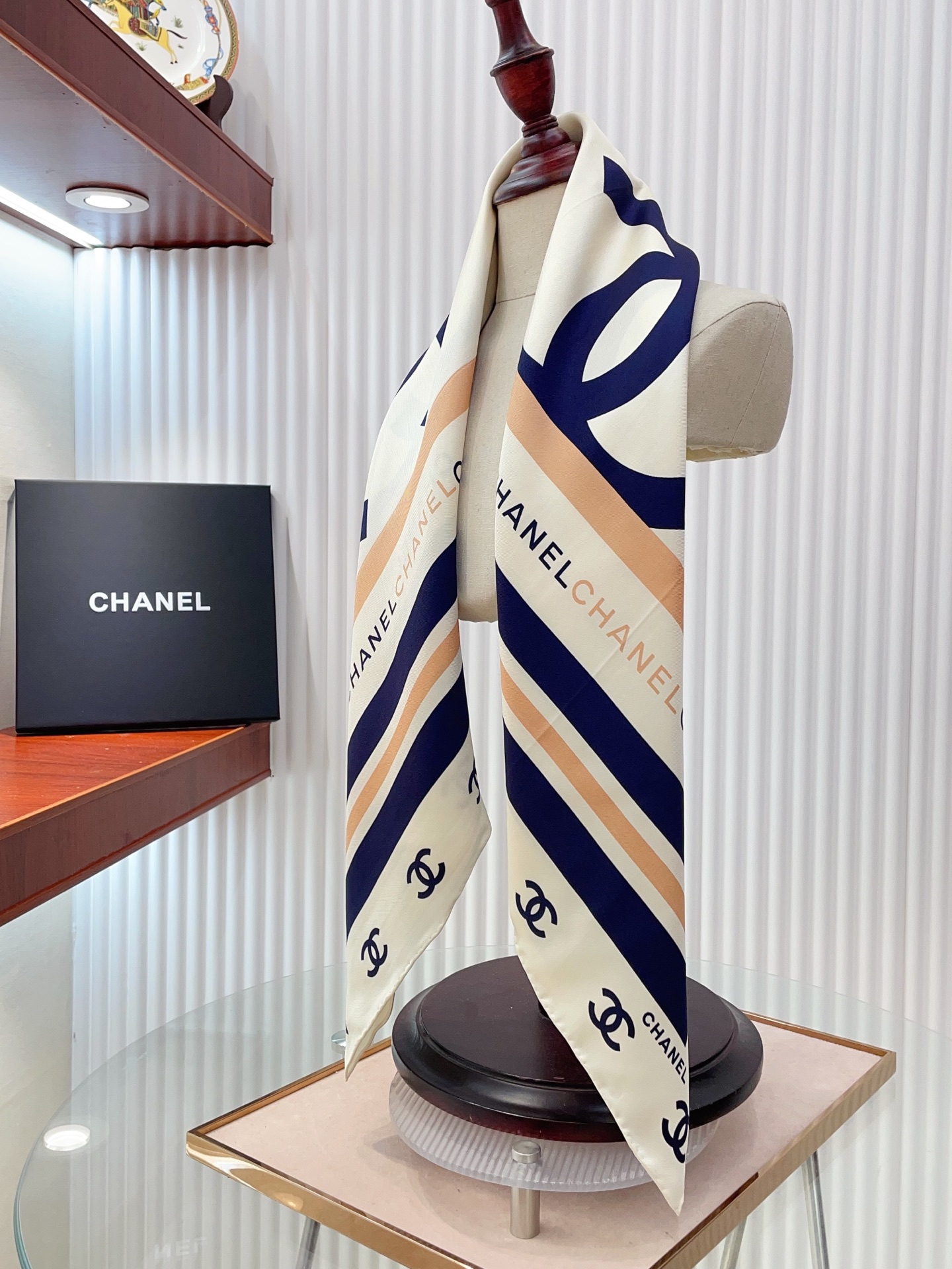 Bagsaaa Ch**el Scarf 01 - 90cm