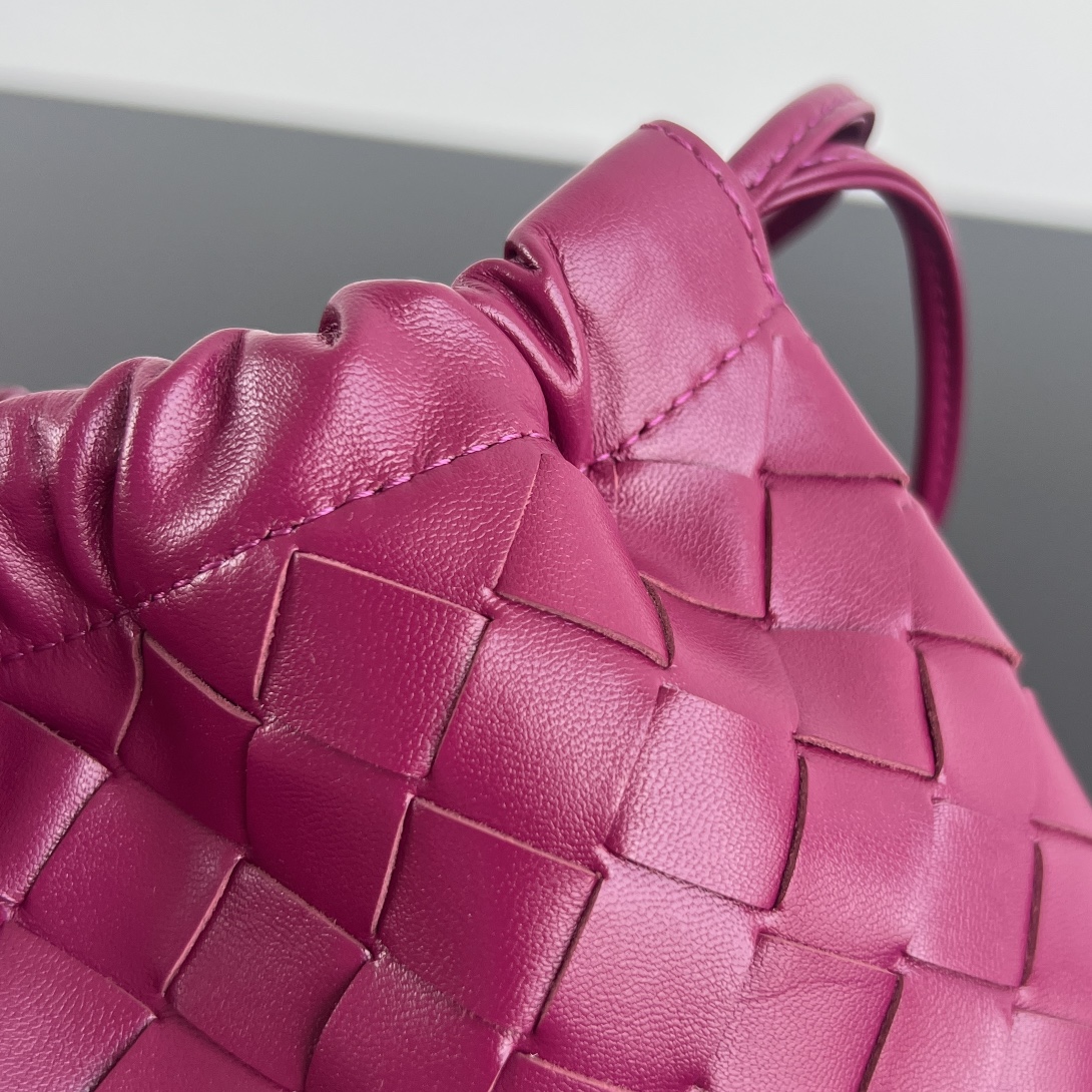 Bagsaaa B0tt*ga Ven*ta Small Dustbag 816987 Cinnabar color - 21cm